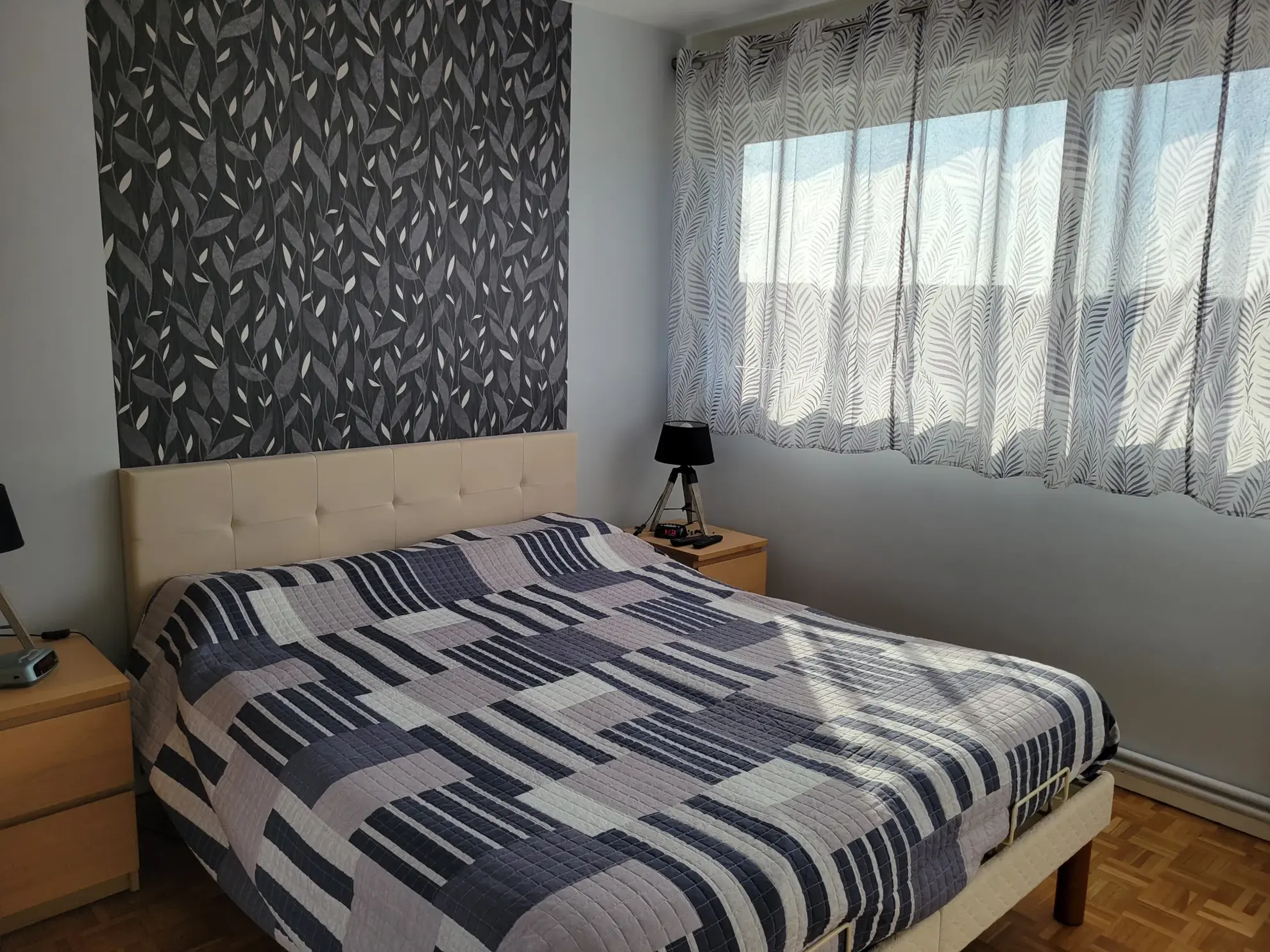 Appartement T4 lumineux avec loggia et parking sécurisé à Alençon 