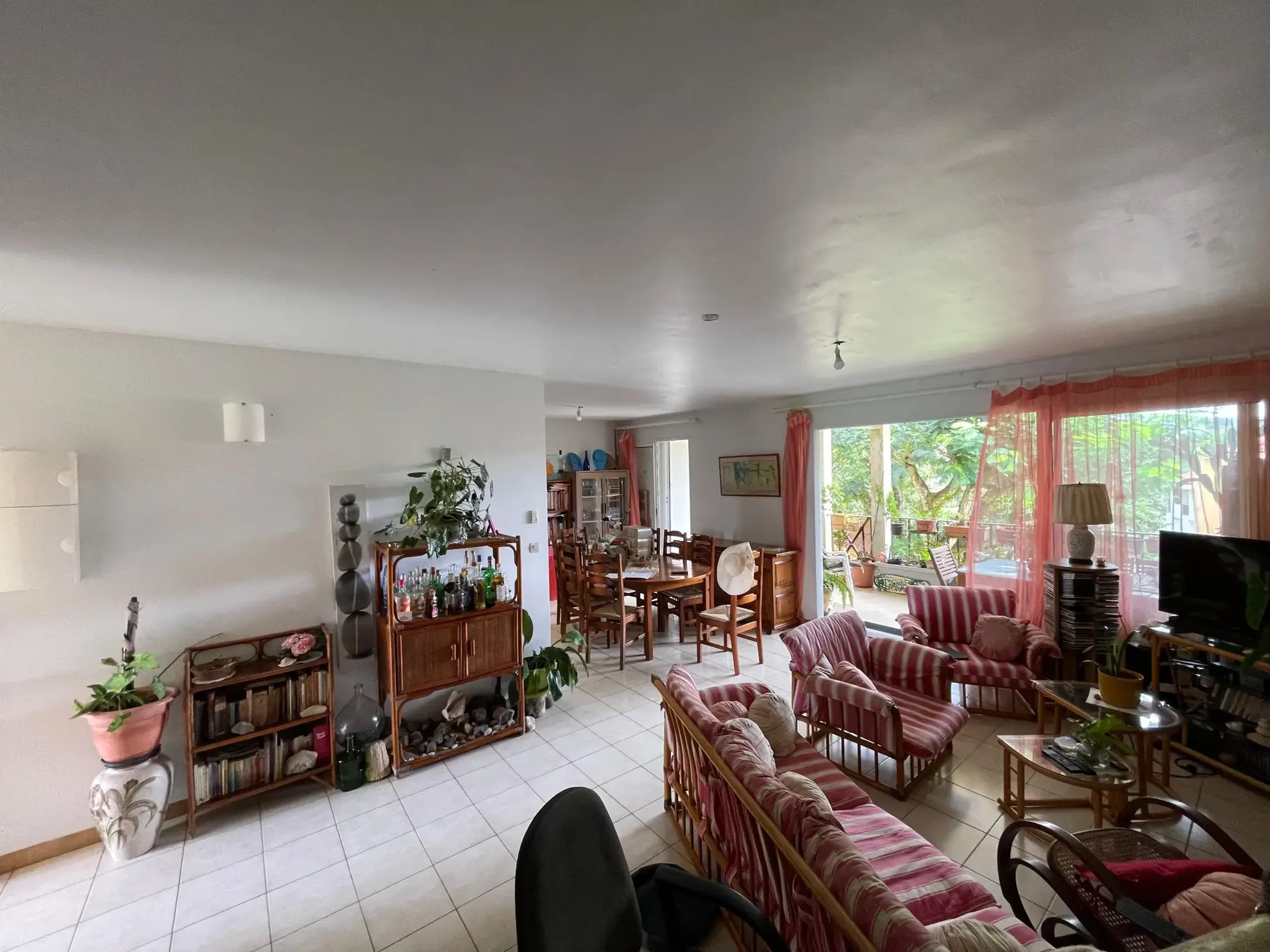 Appartement F4 avec terrasse et cave à Fort-de-France – Secteur CACEM 