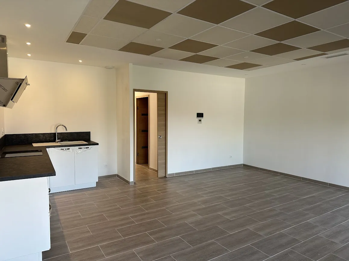 Maison neuve 2 chambres avec jardin et garage à Miramont Latour 