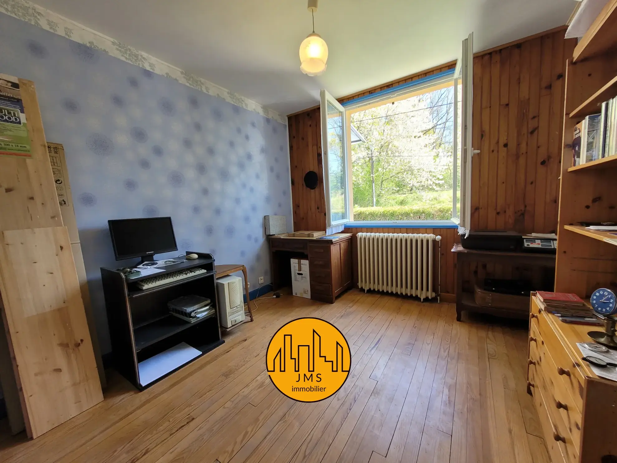 Maison à vendre de 113 m² avec terrain à Noyant d'Allier, vue imprenable 