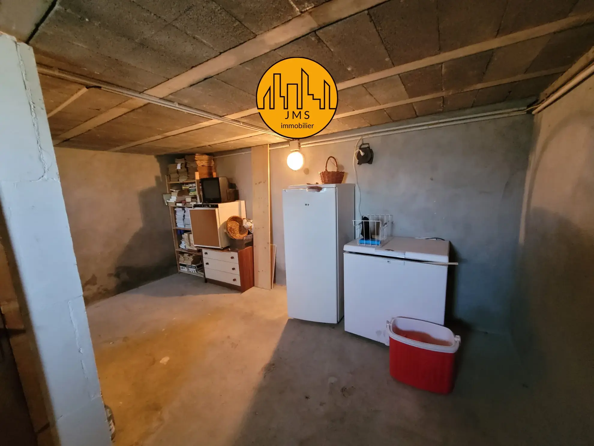 Maison à vendre de 113 m² avec terrain à Noyant d'Allier, vue imprenable 