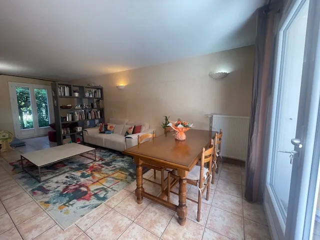Maison familiale à Portes-Lès-Valence avec jardin et terrasse - 3 chambres 