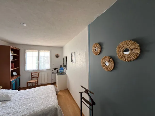 Maison avec terrasses, grand garage et panneaux solaires à Castelnau d'Aude 