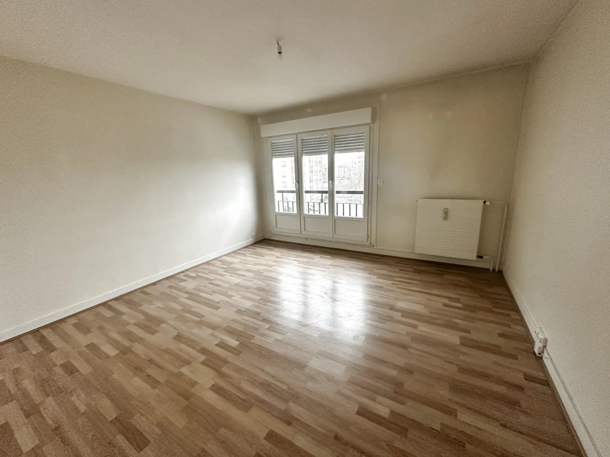 Appartement 3 pièces avec 2 chambres à Troyes, dernier étage avec ascenseur 
