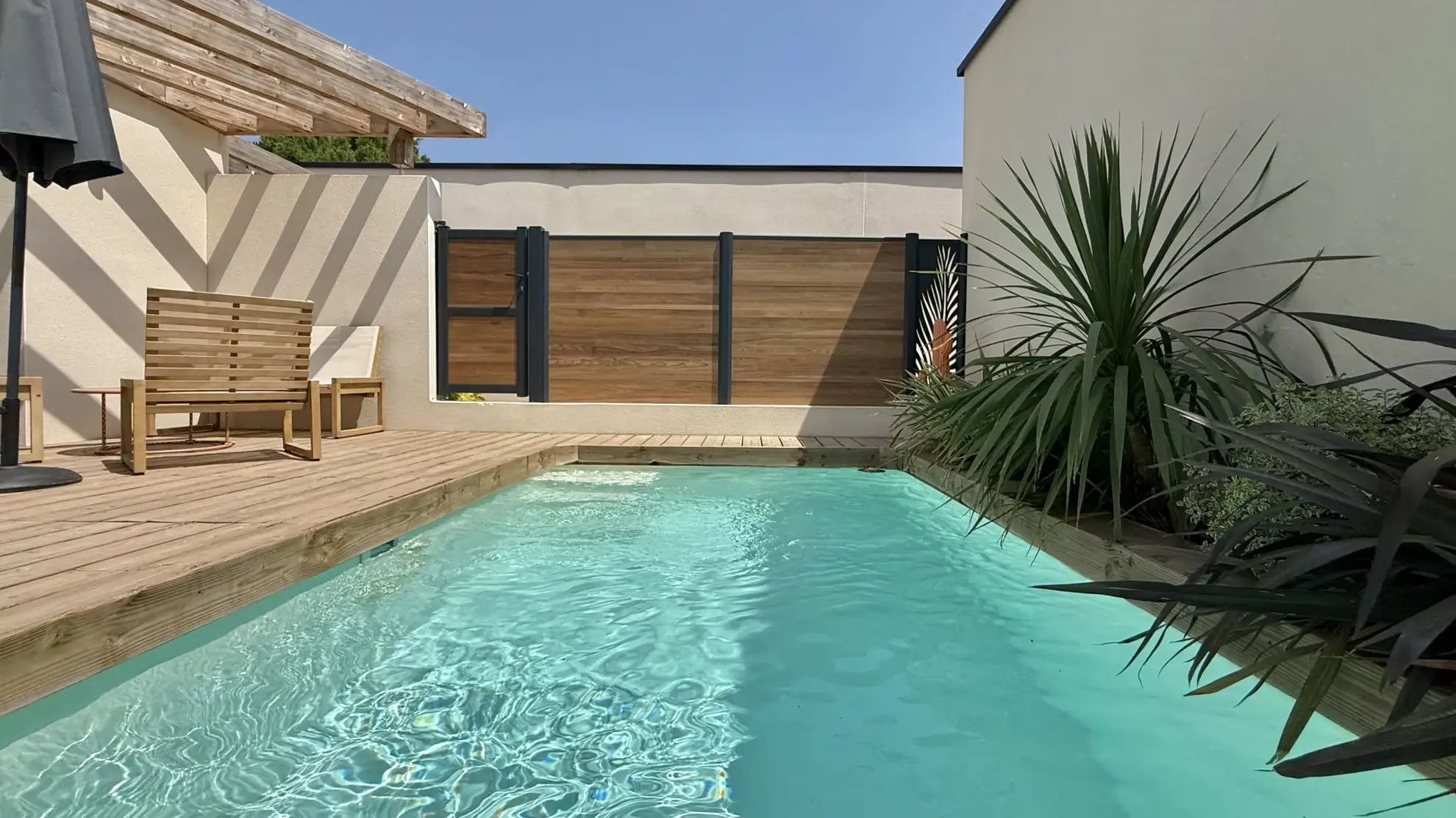Lodge de 42 m² avec piscine et terrasse à vendre à L'Isle-sur-la-Sorgue 