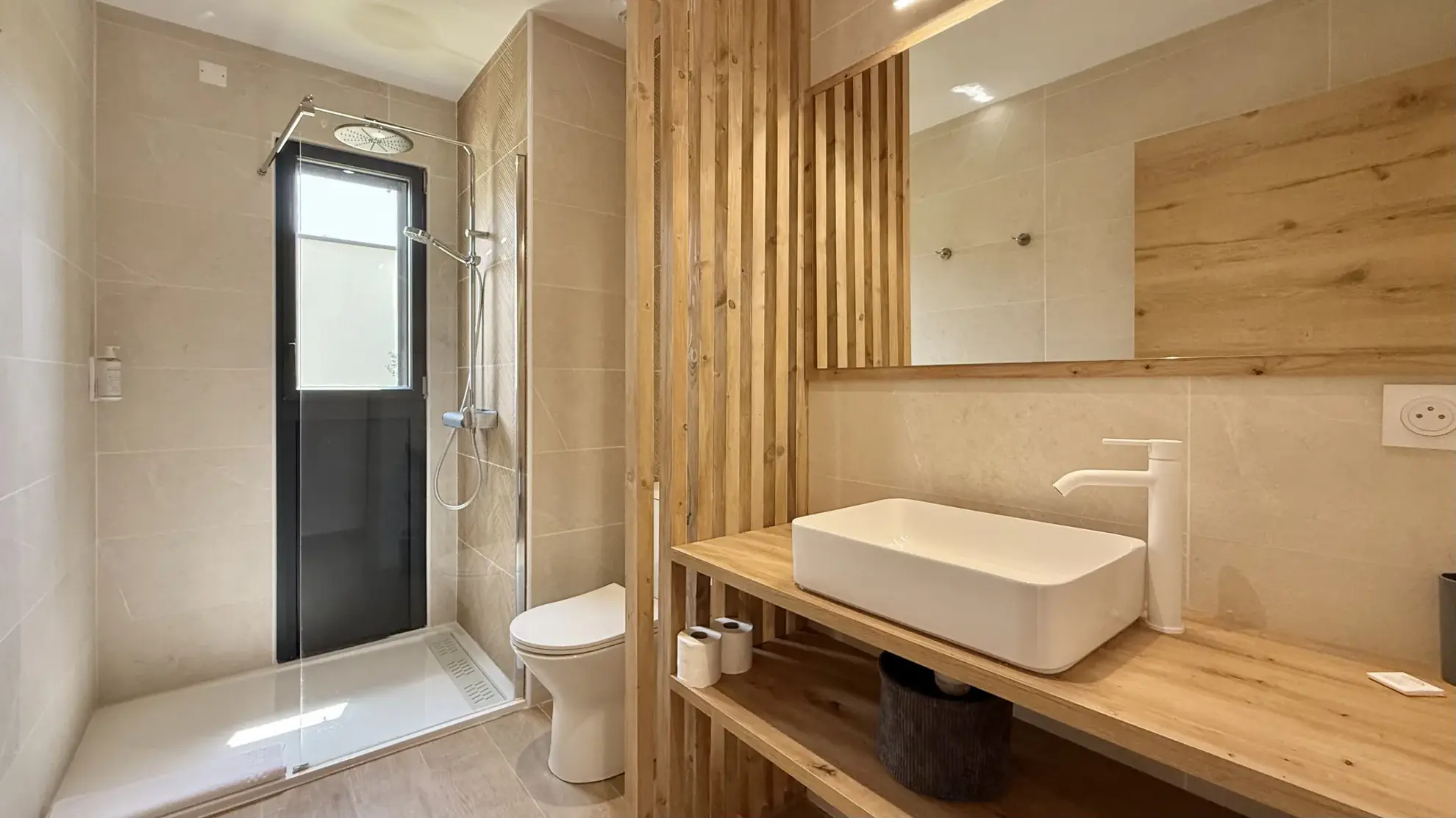 Lodge de 42 m² avec piscine et terrasse à vendre à L'Isle-sur-la-Sorgue 