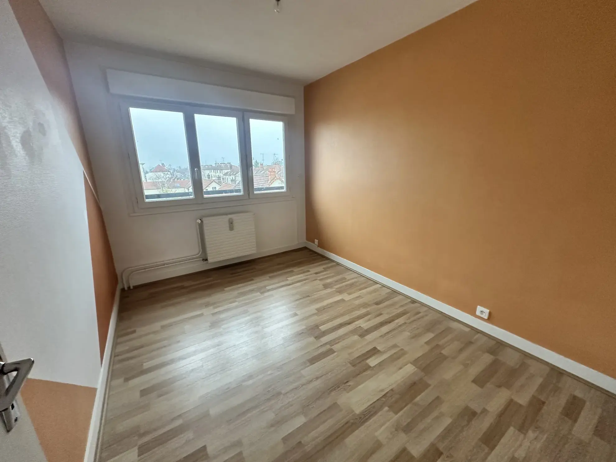 Appartement 3 pièces avec 2 chambres à Troyes, dernier étage avec ascenseur 