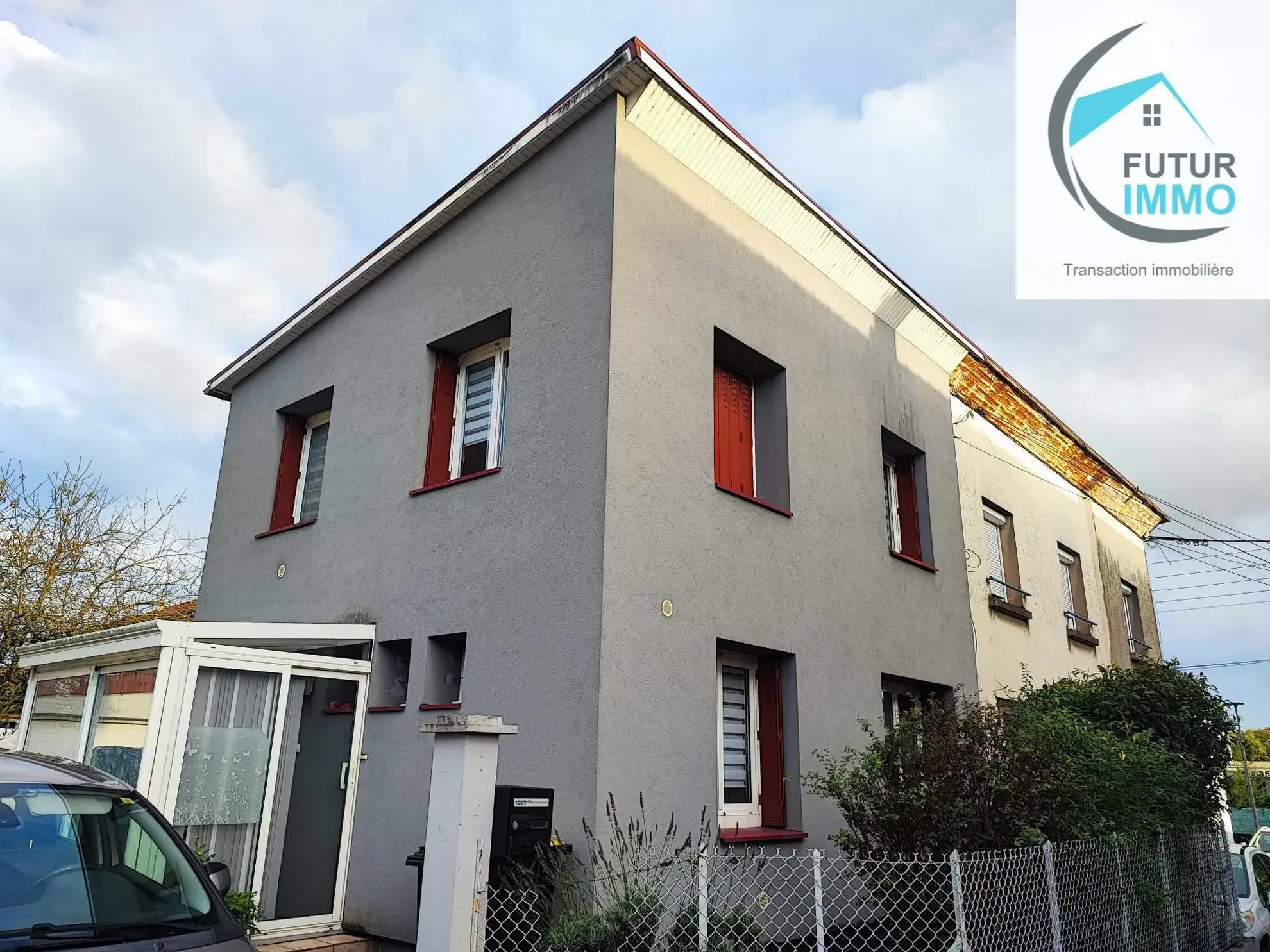 Maison mitoyenne 73 m² à Sainte-Suzanne avec garage et terrasse