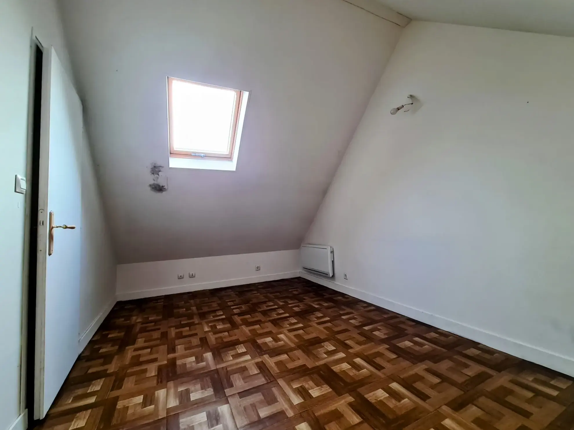 Maison familiale rénovée avec dépendances et grand terrain près de Nevers 