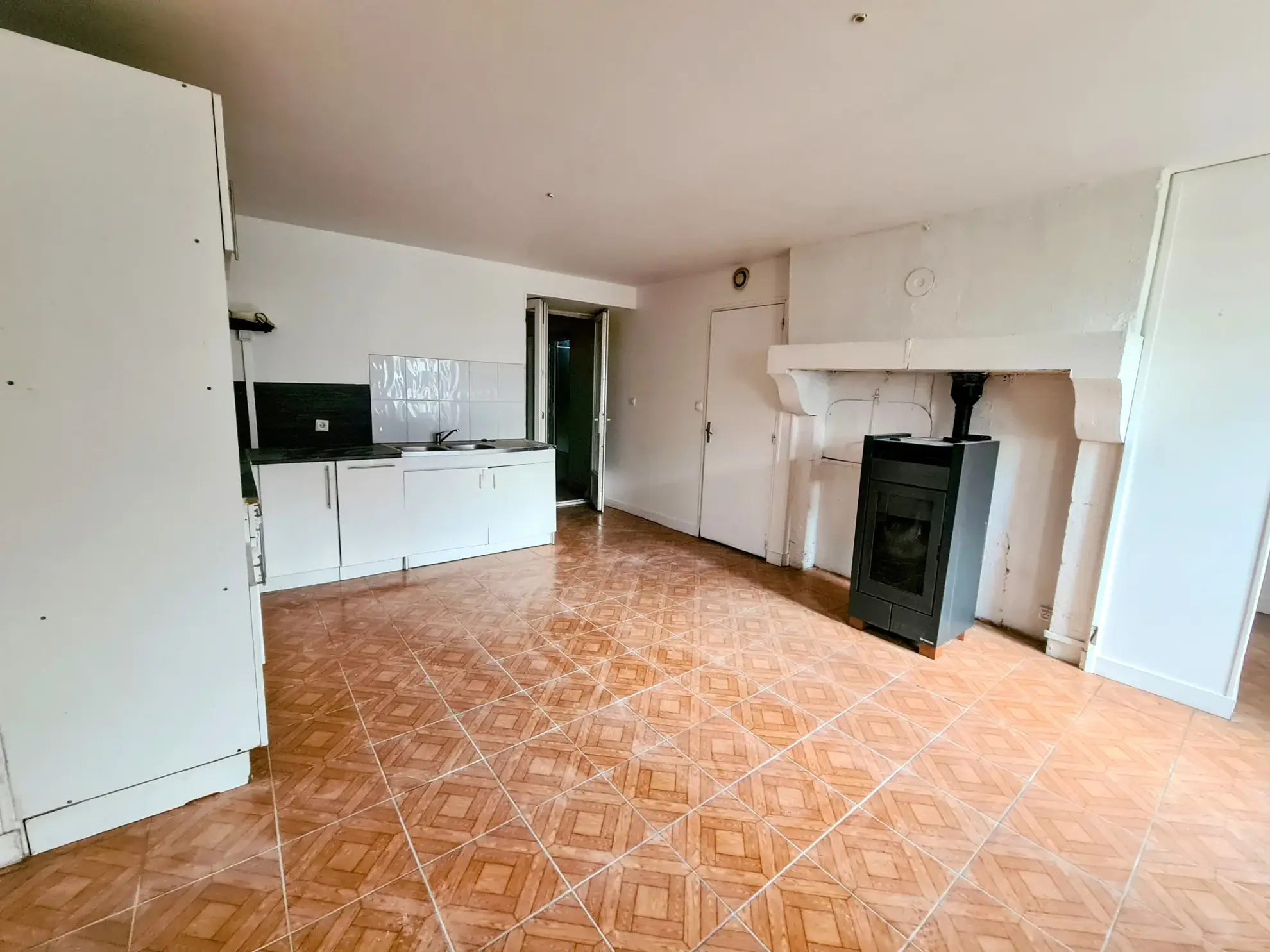 Maison familiale rénovée avec dépendances et grand terrain près de Nevers 