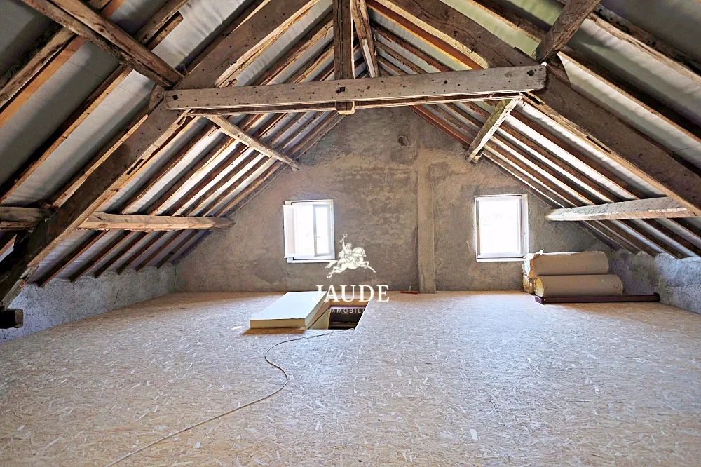 Maison de ville à Biollet avec 4 chambres et jardin, à vendre 