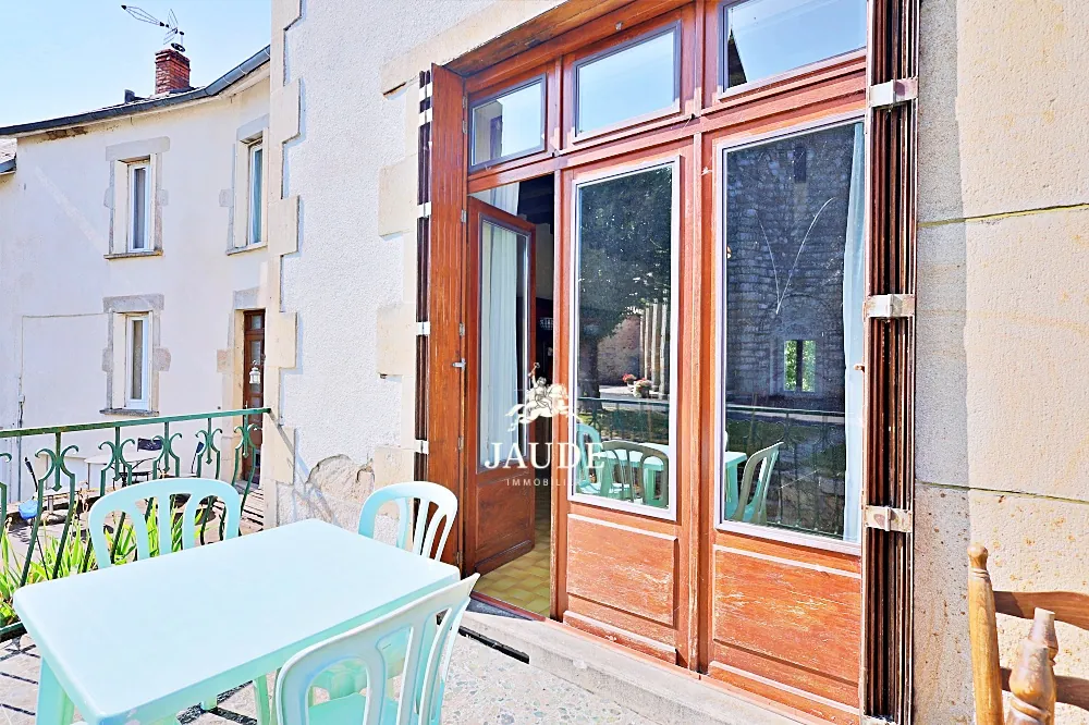 Maison de ville à Biollet avec 4 chambres et jardin, à vendre 