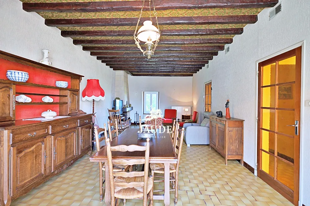 Maison de ville à Biollet avec 4 chambres et jardin, à vendre 
