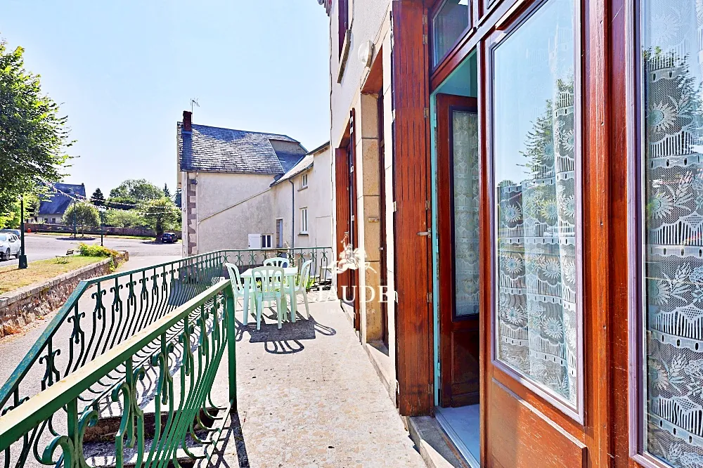 Maison de ville à Biollet avec 4 chambres et jardin, à vendre 