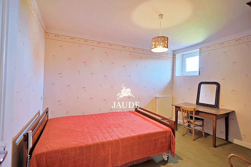 Maison de ville à Biollet avec 4 chambres et jardin, à vendre 