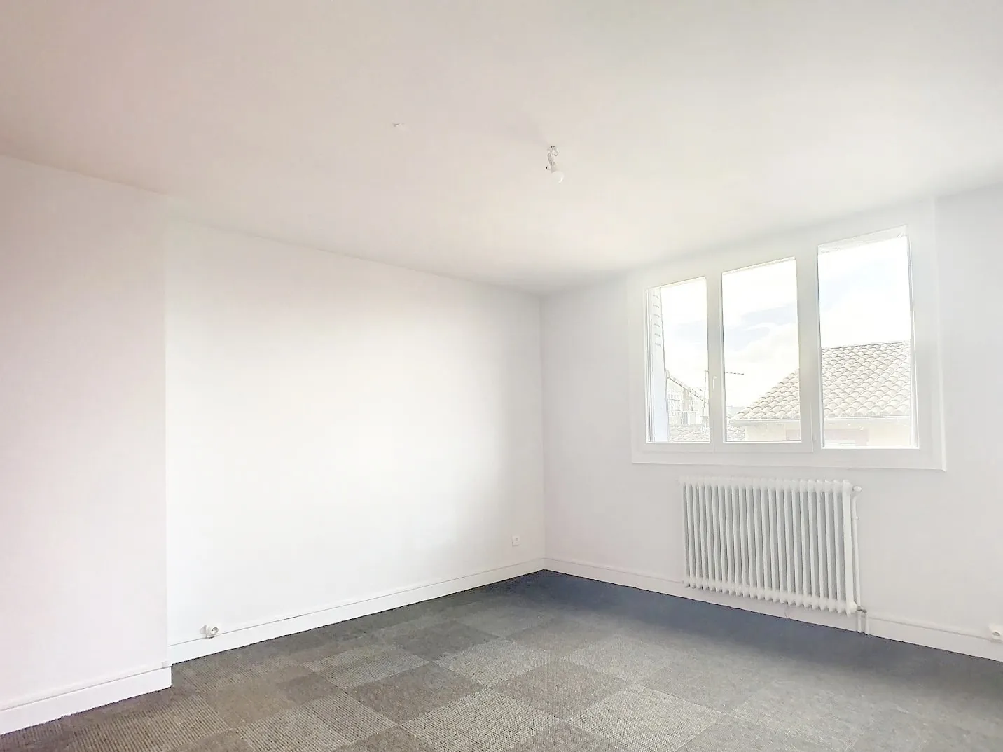 Appartement T3 lumineux à Toulouse proche Médiathèque avec garage 