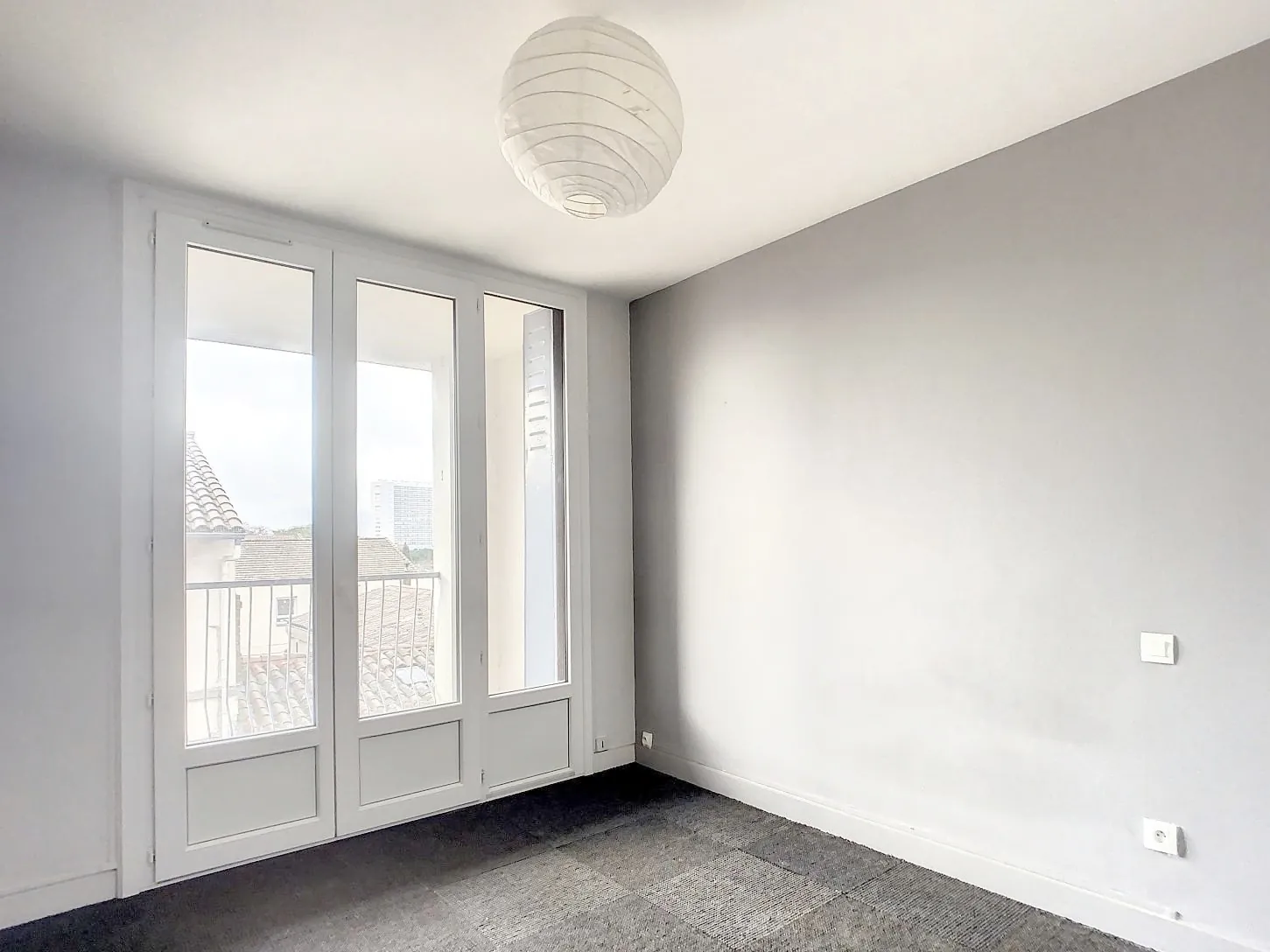 Appartement T3 lumineux à Toulouse proche Médiathèque avec garage 