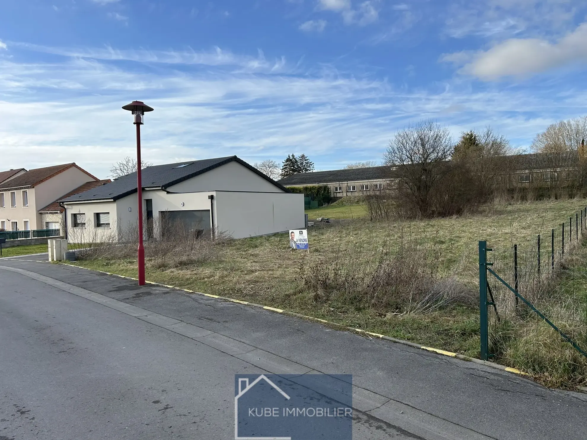 Terrain constructible de 922 m² à Herny, proche Faulquemont et Metz 