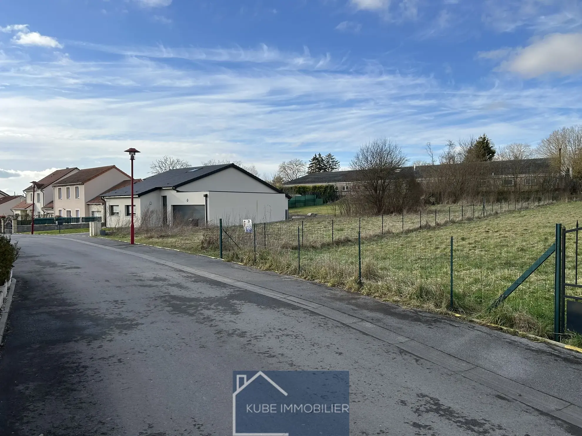 Terrain constructible de 922 m² à Herny, proche Faulquemont et Metz 