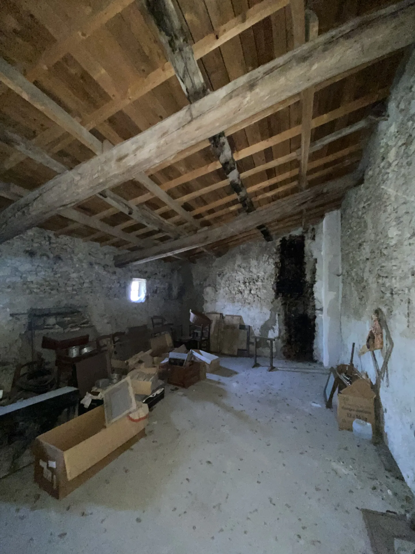 Maison de village à Espeluche avec fort potentiel de rénovation 