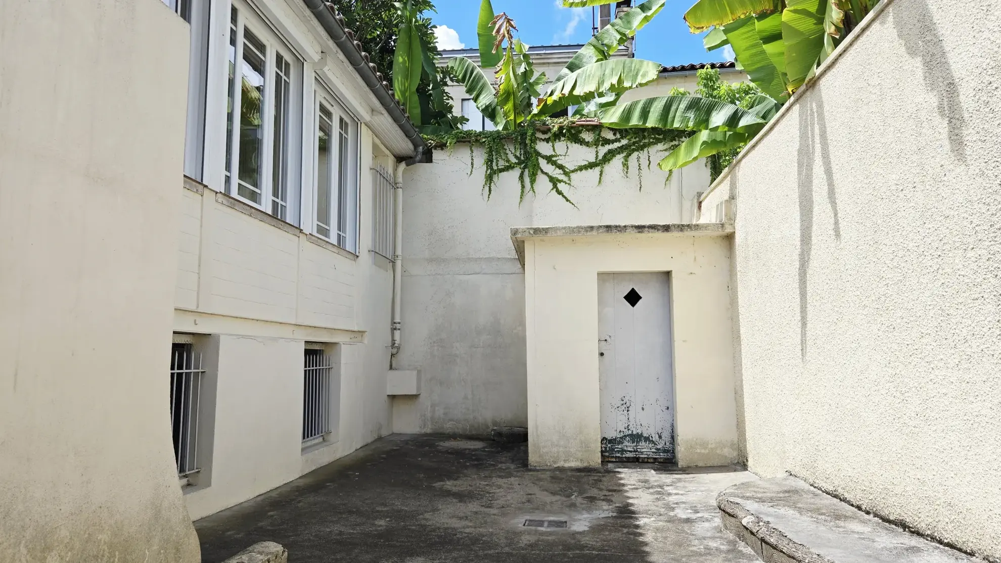 A vendre échoppe à Libourne de 90 m² avec cour et cave, proche centre-ville 
