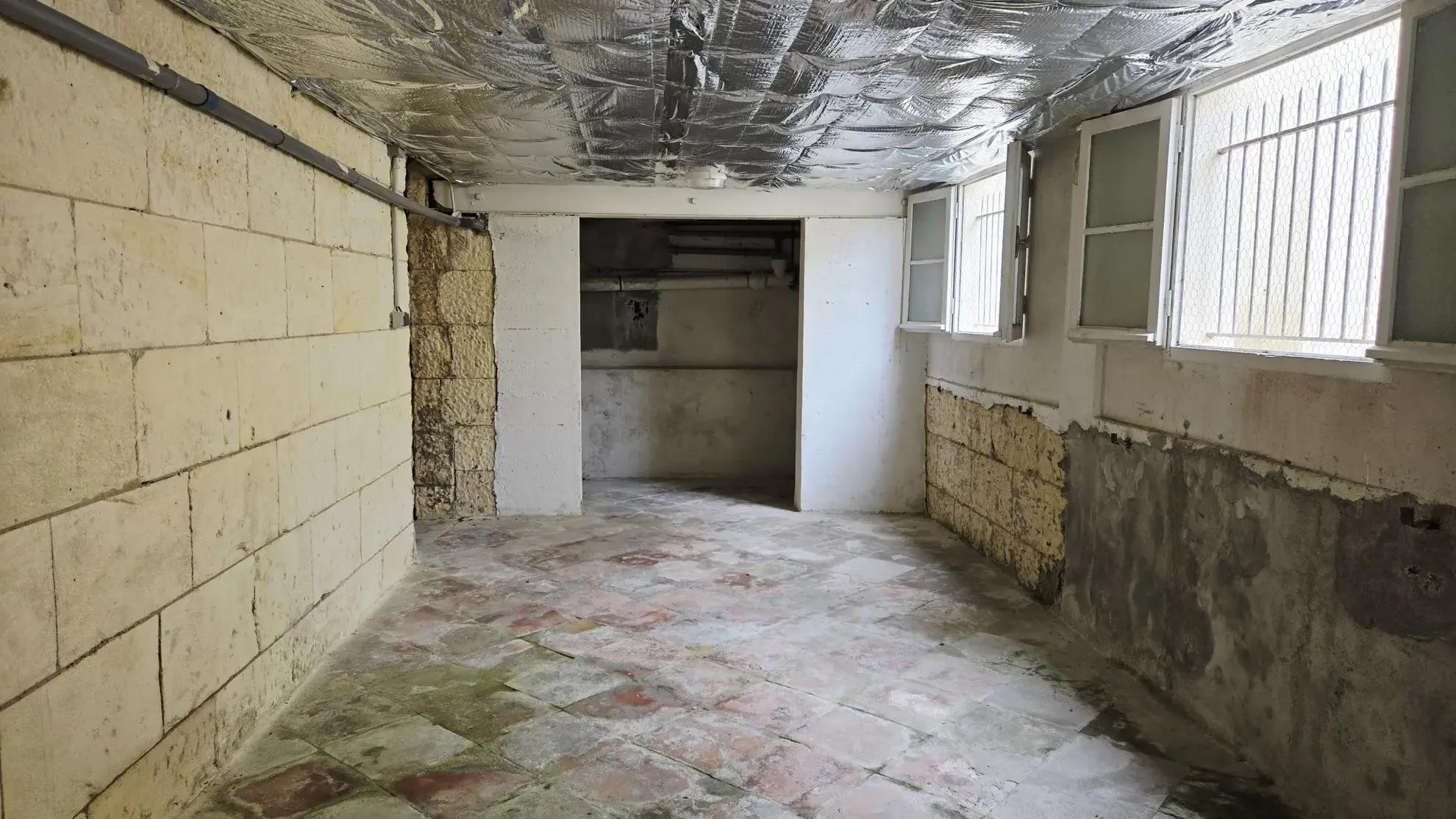 A vendre échoppe à Libourne de 90 m² avec cour et cave, proche centre-ville 