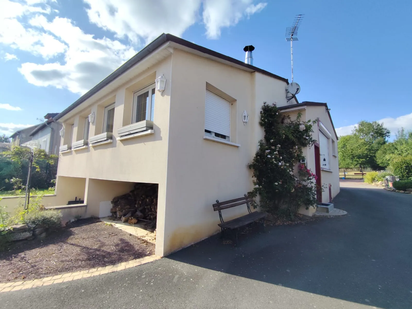 Belle maison de 114 m² avec terrain de 5000 m² à Saint-Denis-sur-Sarthon 