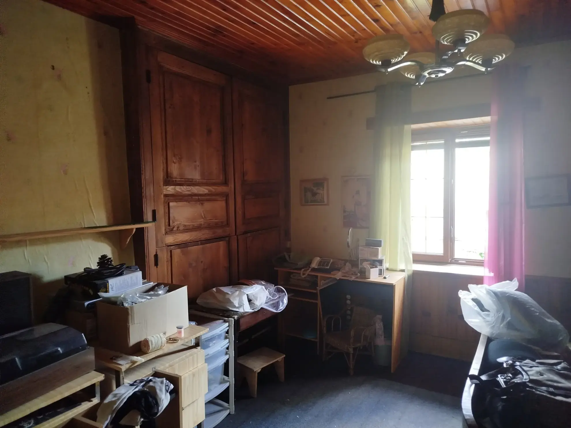 Maison en pierre à rénover à Grenant de 120 m² avec terrain et garage 