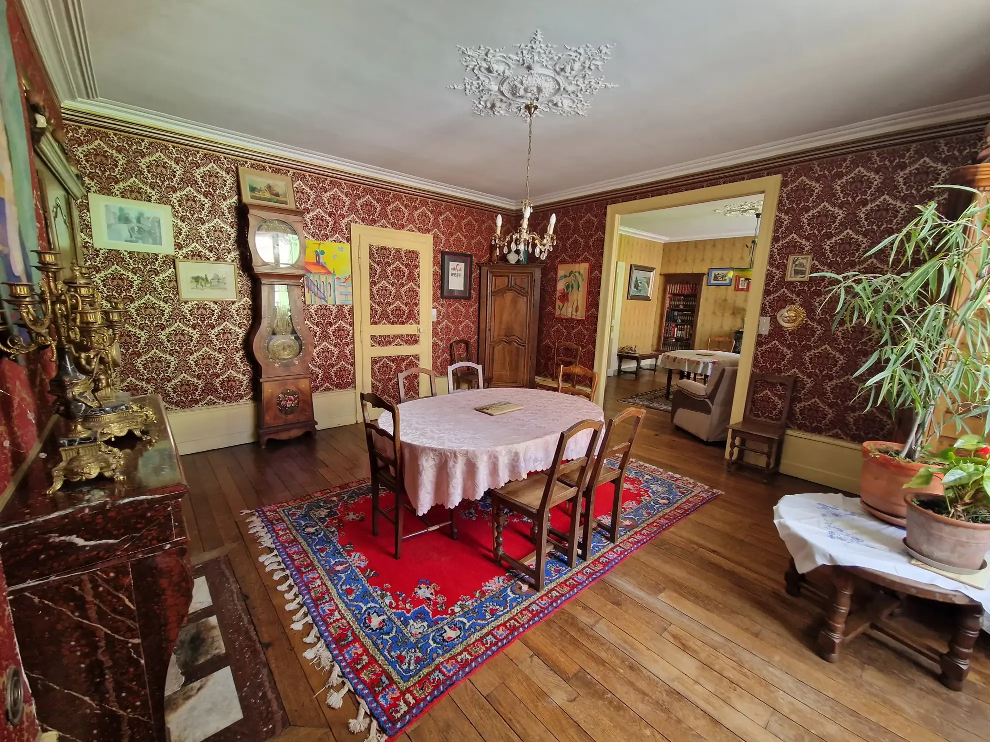 Magnifique maison de maître de 211 m2 à Bourbonne-les-Bains, ville thermale 