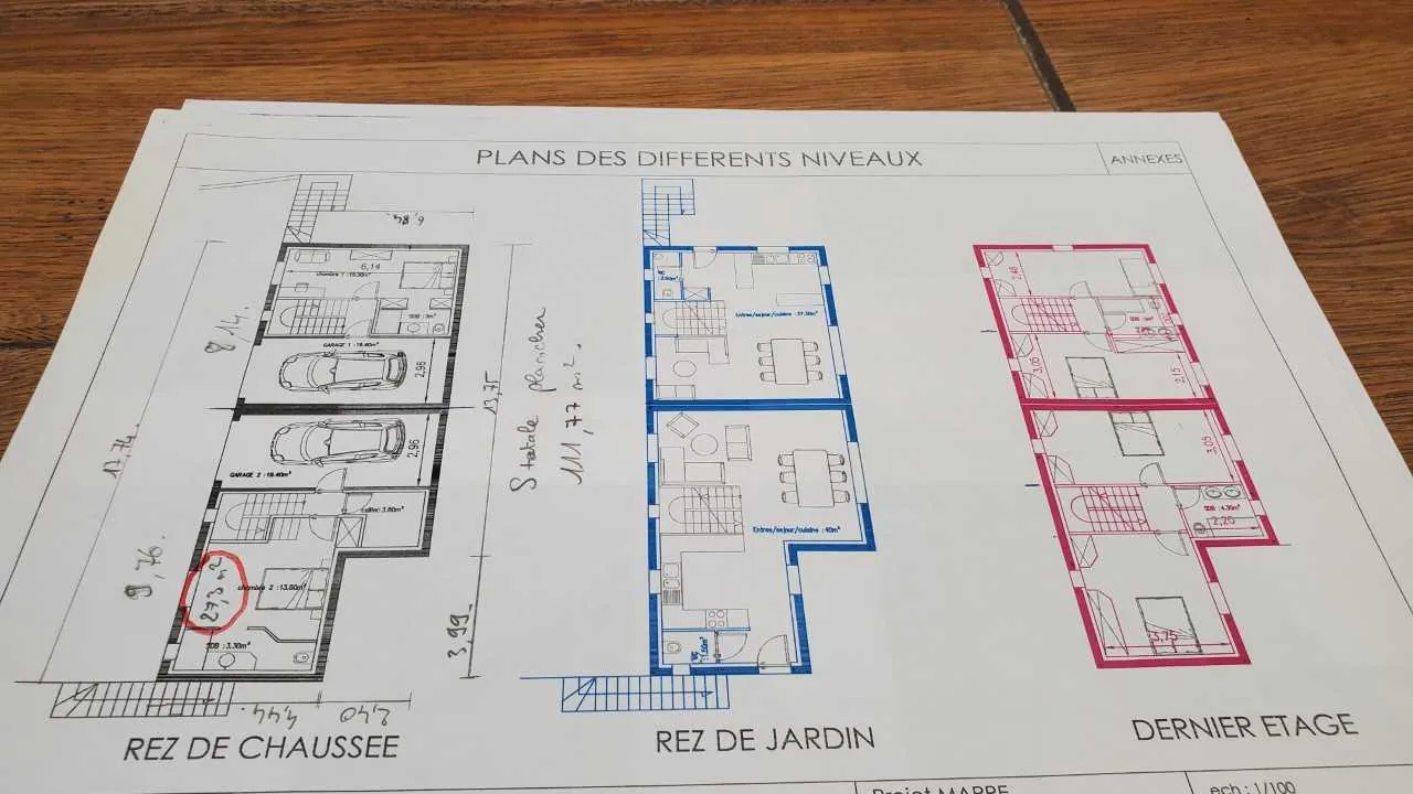 Terrain constructible de 640 m² à Bar-sur-Loup avec permis de construire 