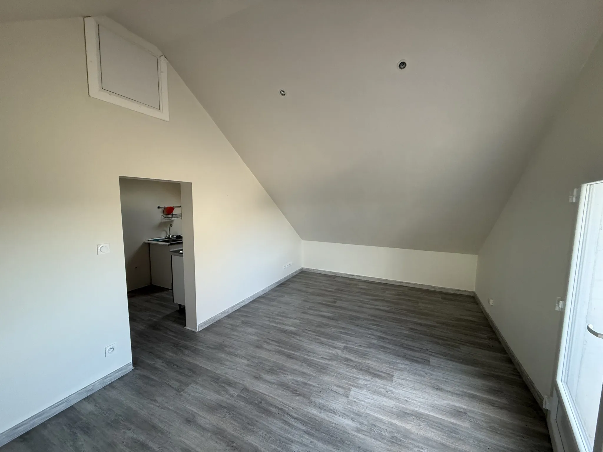 Maison à vendre de 124,03 m² avec grand terrain à Alençon 