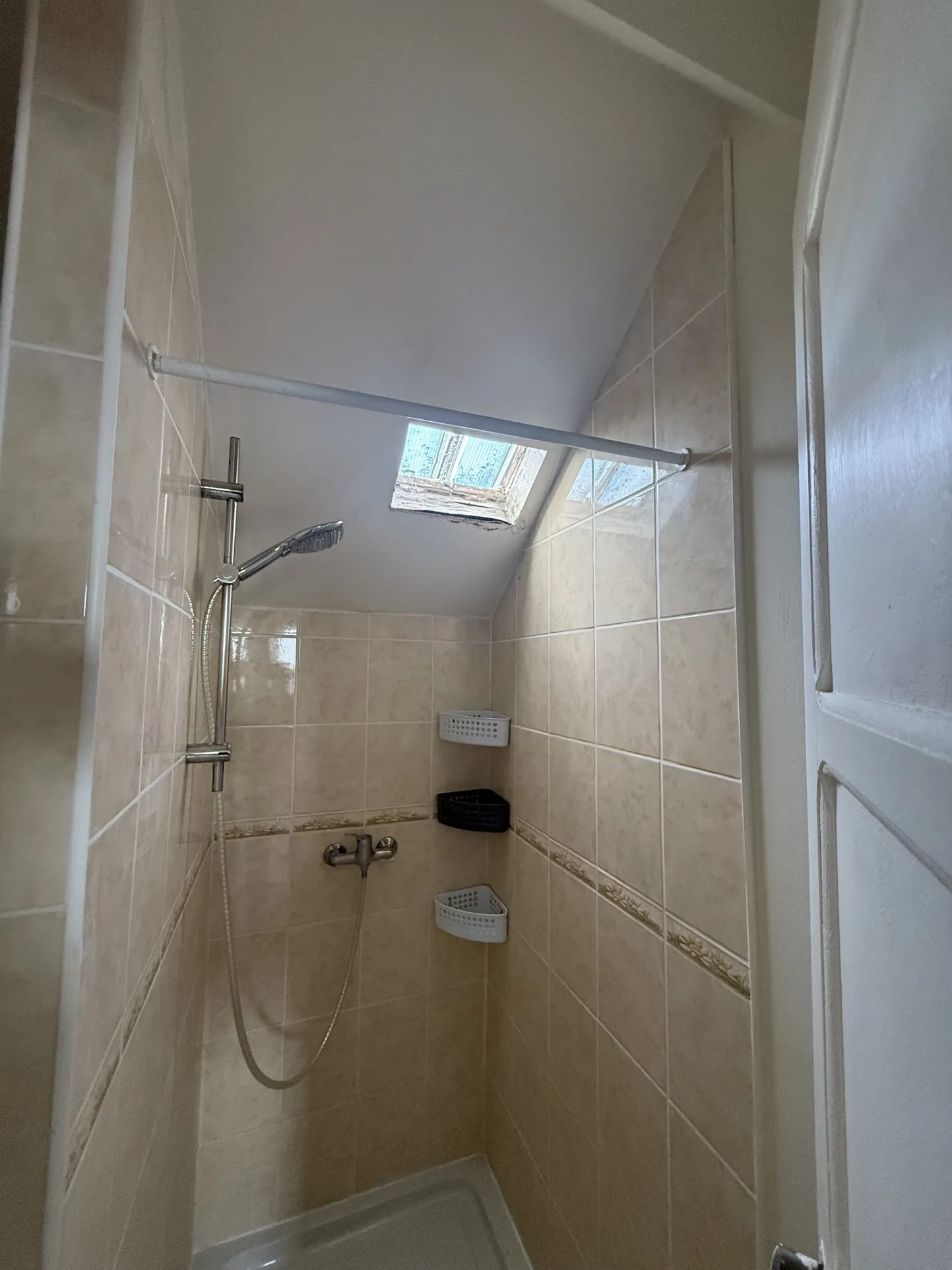 Maison à vendre de 124,03 m² avec grand terrain à Alençon 