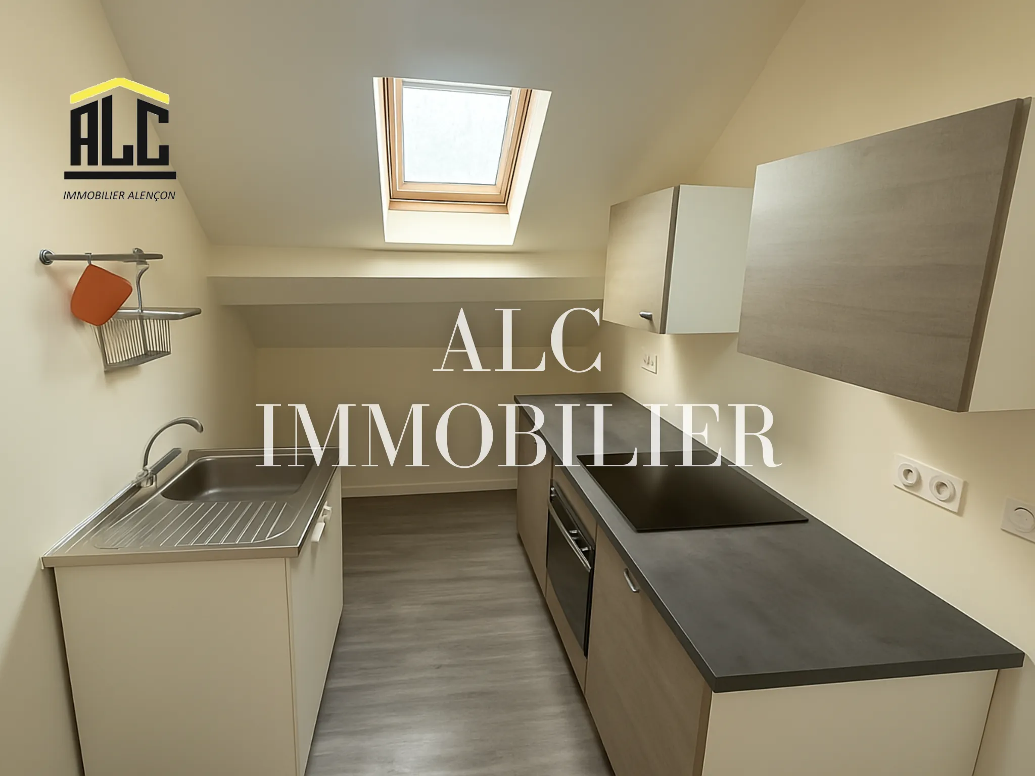 Maison à vendre de 124,03 m² avec grand terrain à Alençon 