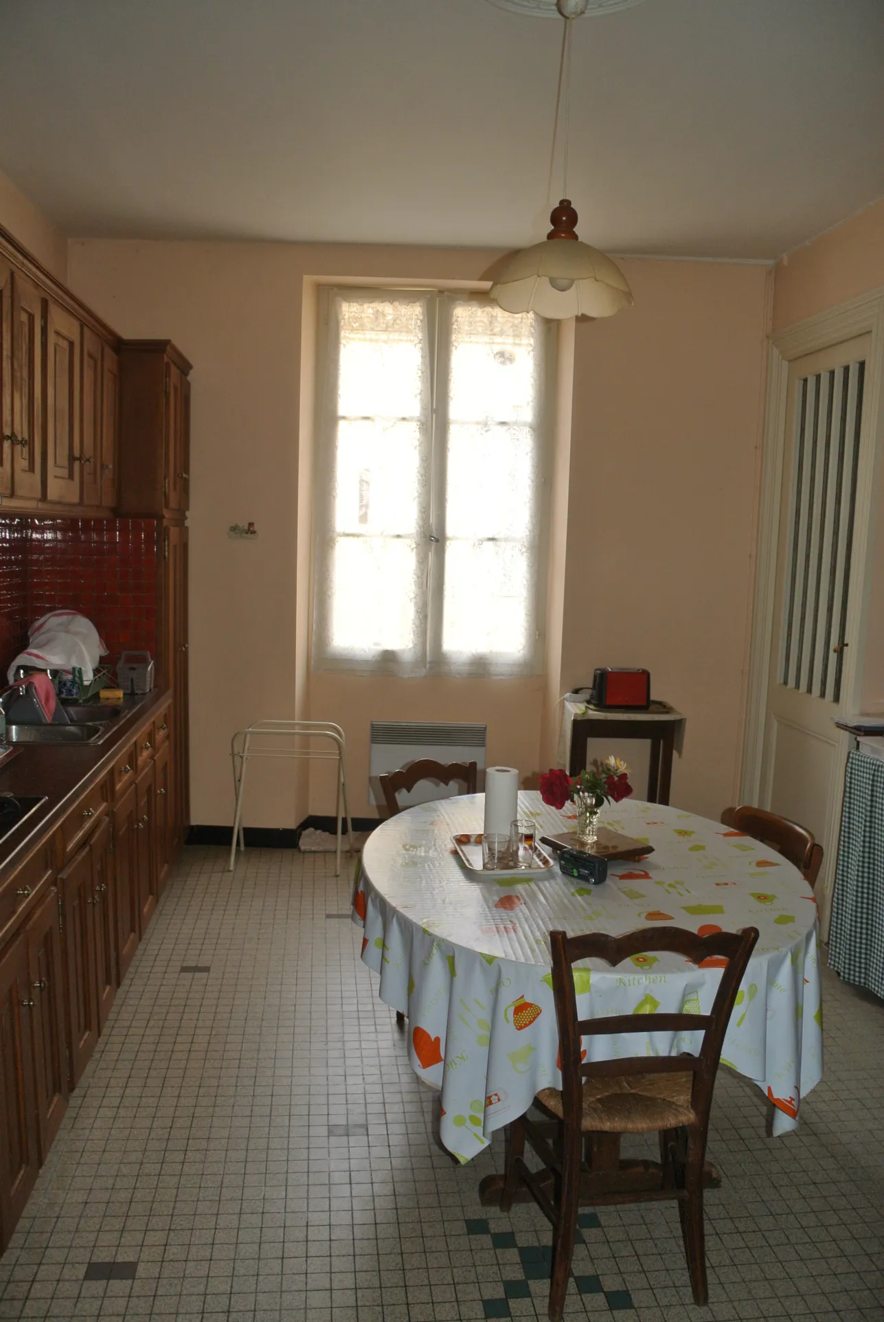 Charmante maison en pierre avec 6 chambres et dépendances à Saint-Barthélemy-d'Agenais 