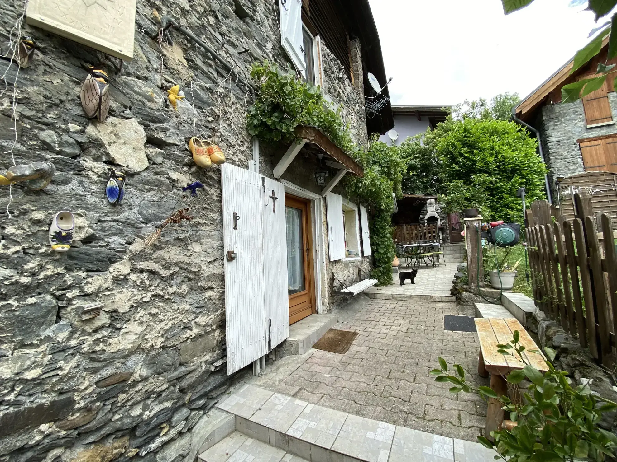 Maison en pierre à vendre à Saint-Martin-la-Porte – 3 chambres, jardin, 127 m² 