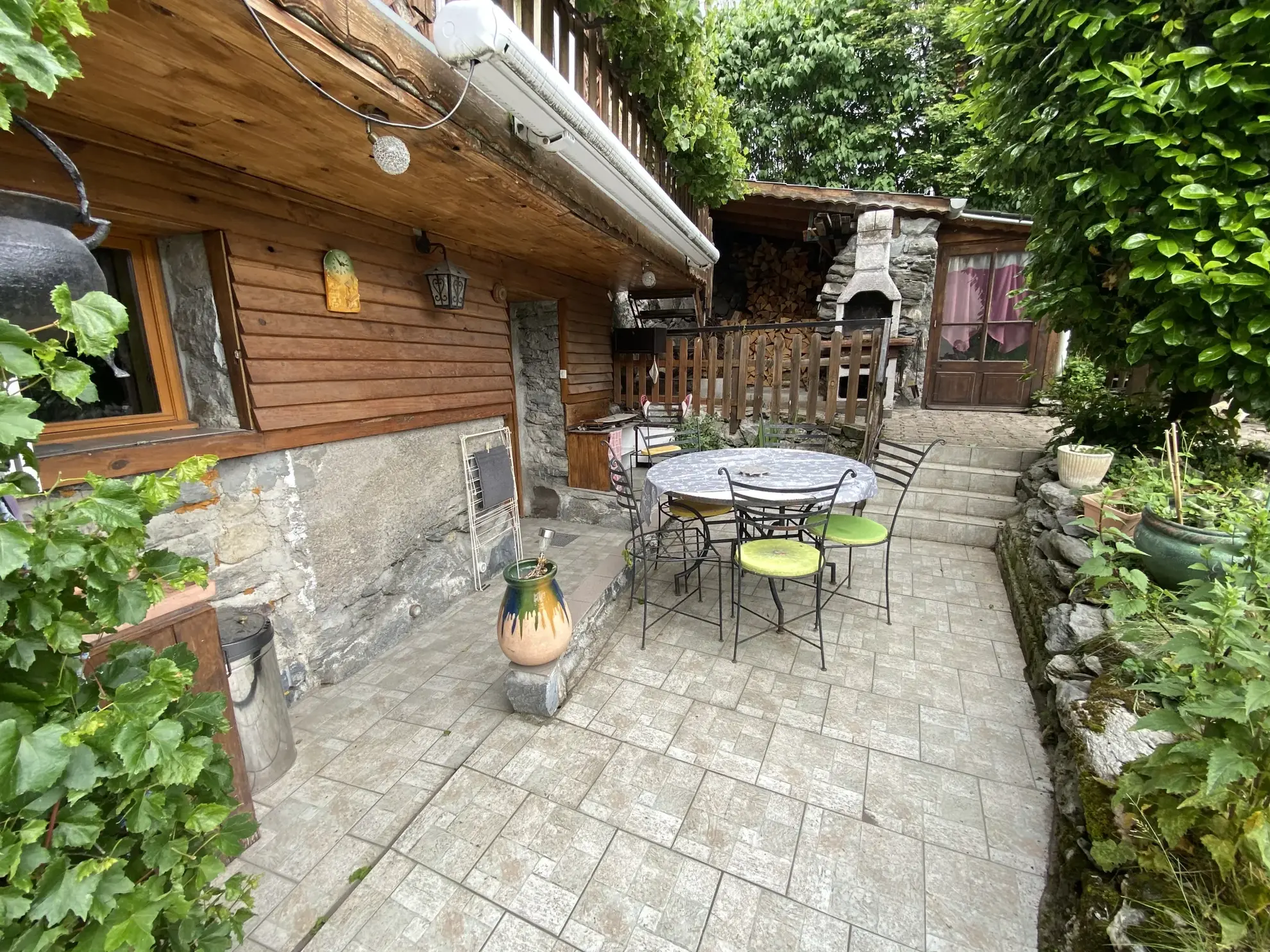 Maison en pierre à vendre à Saint-Martin-la-Porte – 3 chambres, jardin, 127 m² 