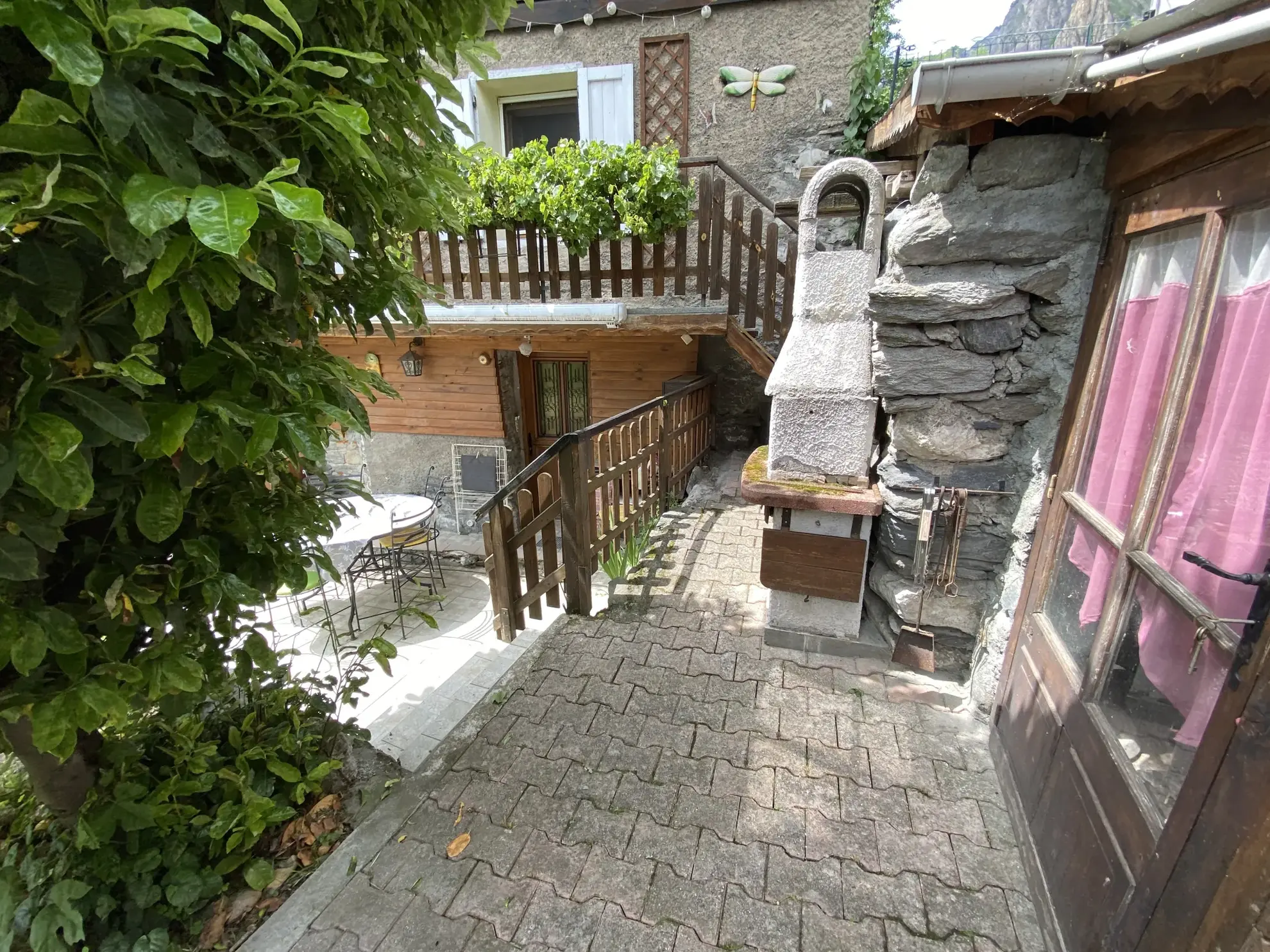 Maison en pierre à vendre à Saint-Martin-la-Porte – 3 chambres, jardin, 127 m² 