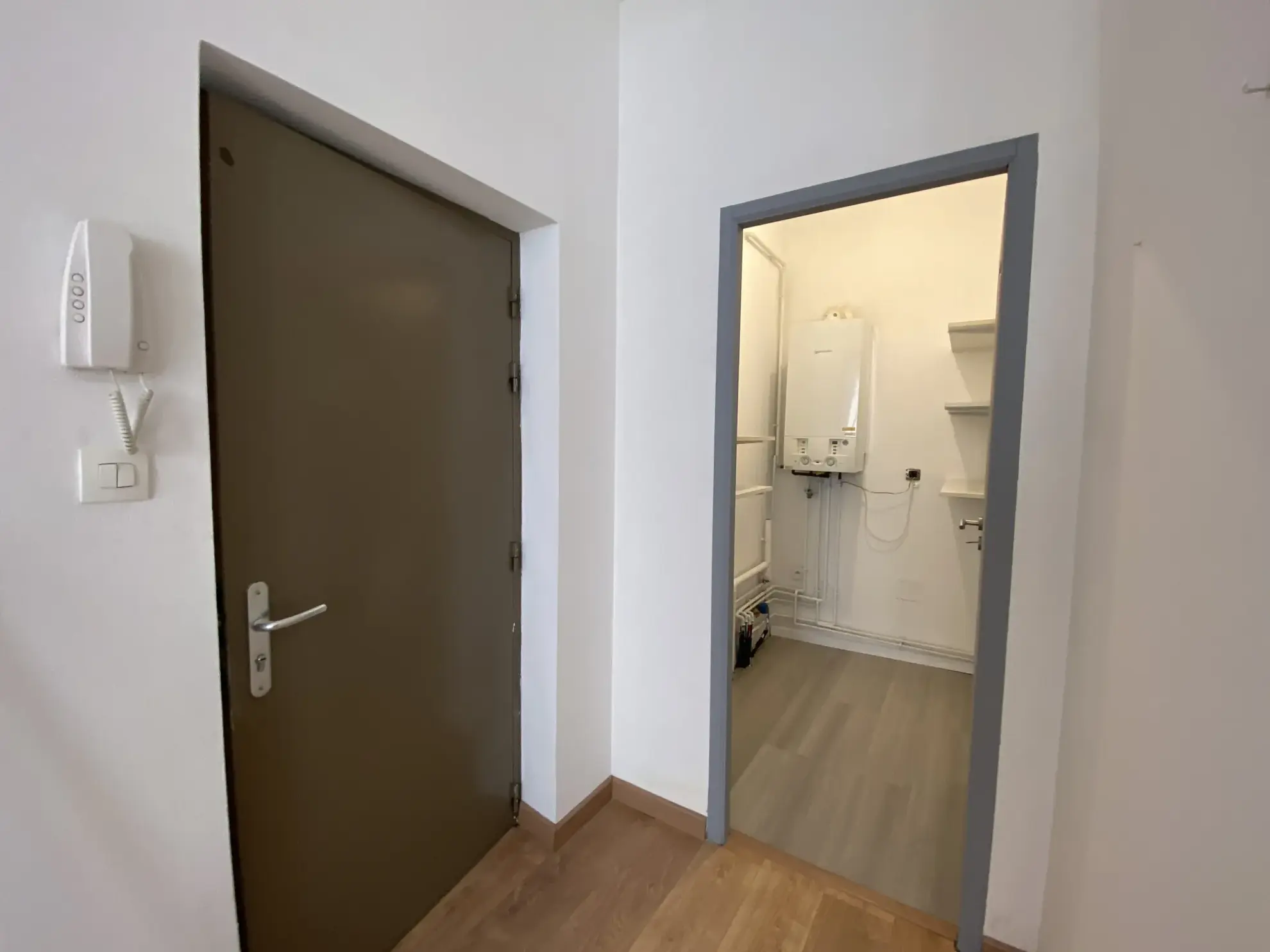 Appartement F2 rénové à Toul, idéal pour investissement locatif au centre-ville 