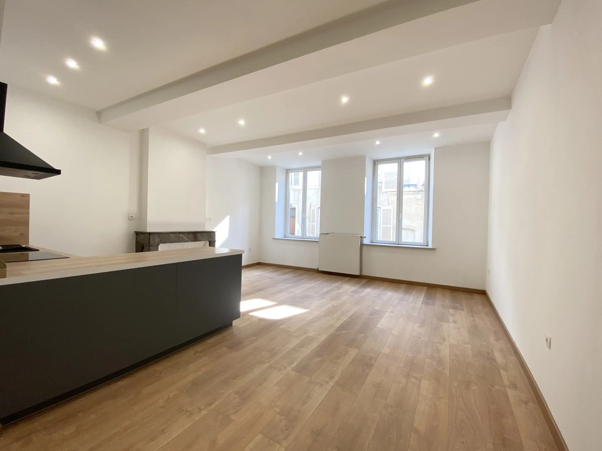 Appartement F2 rénové à Toul, idéal pour investissement locatif au centre-ville 