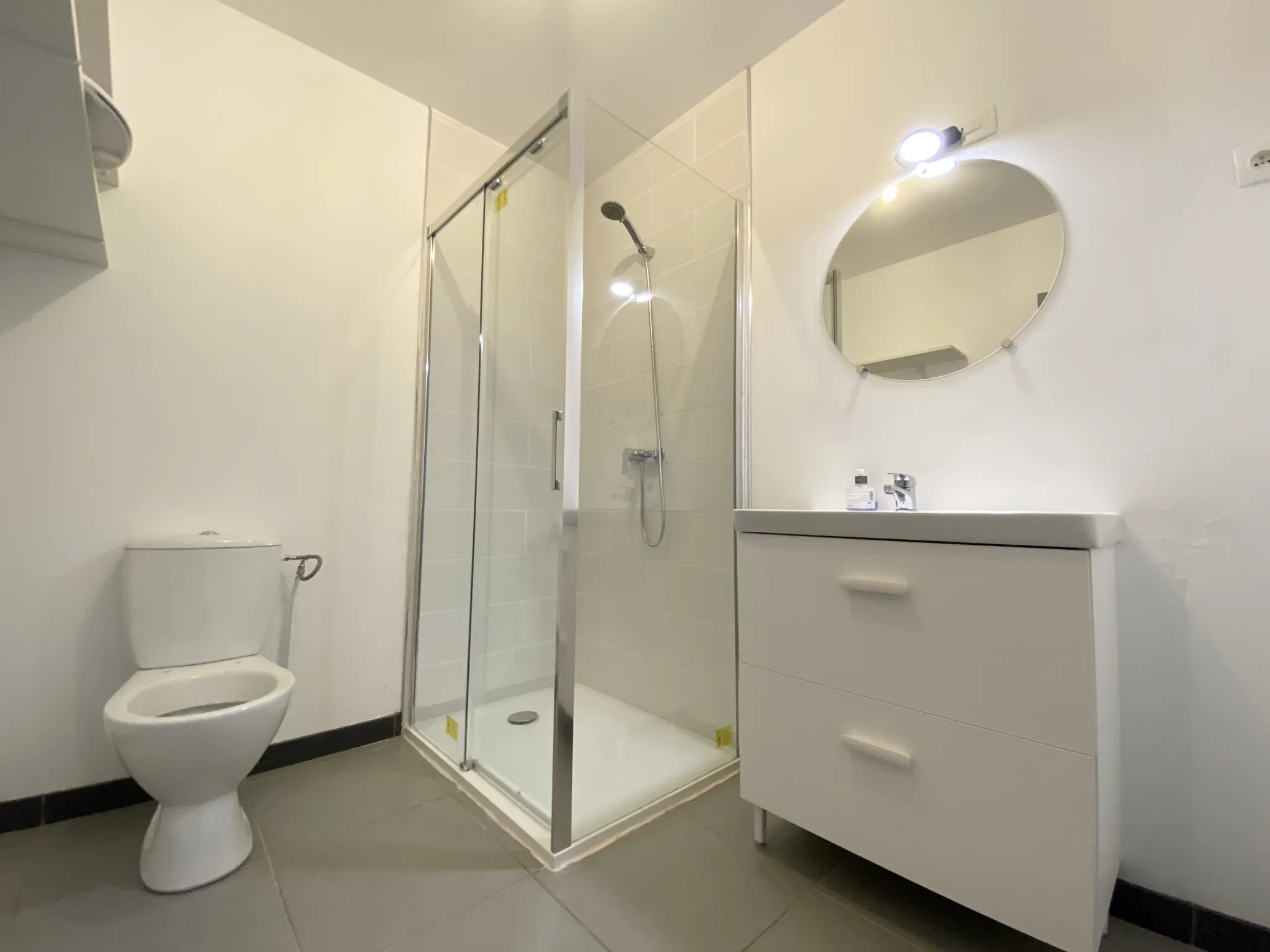 Appartement F2 rénové à Toul, idéal pour investissement locatif au centre-ville 