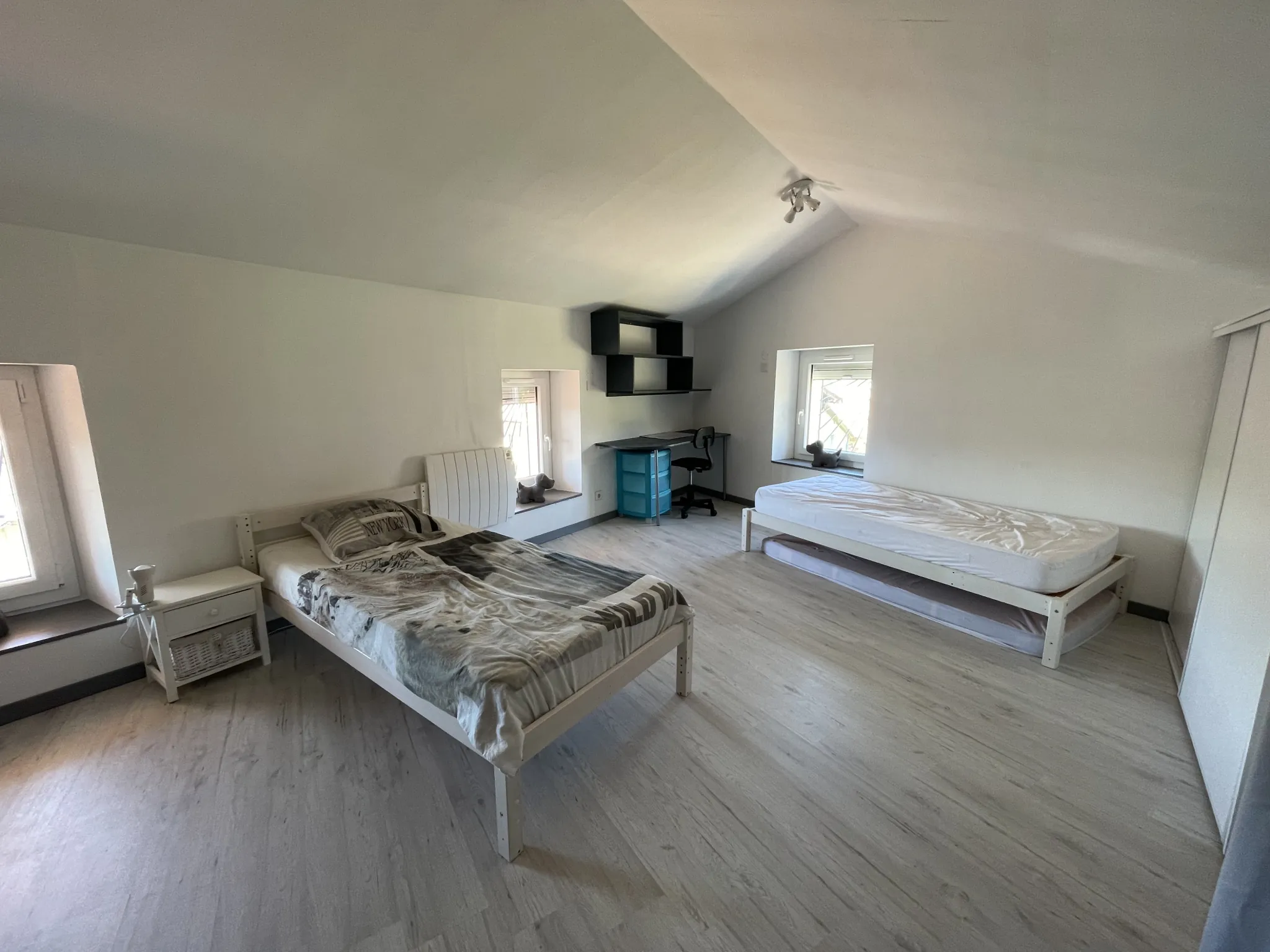 Maison de 128 m² à Amplepuis avec 3 chambres et terrain attenant 