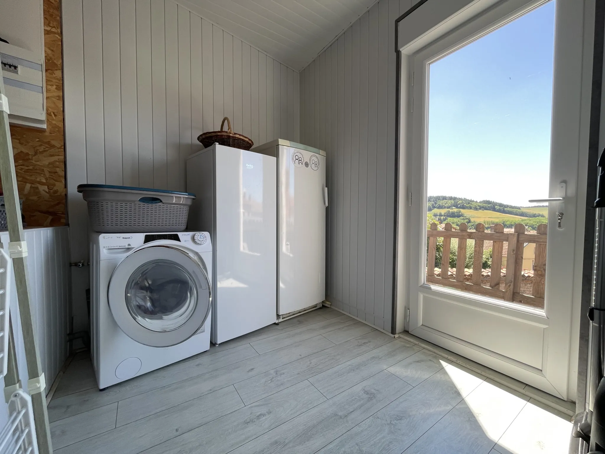 Maison de 128 m² à Amplepuis avec 3 chambres et terrain attenant 