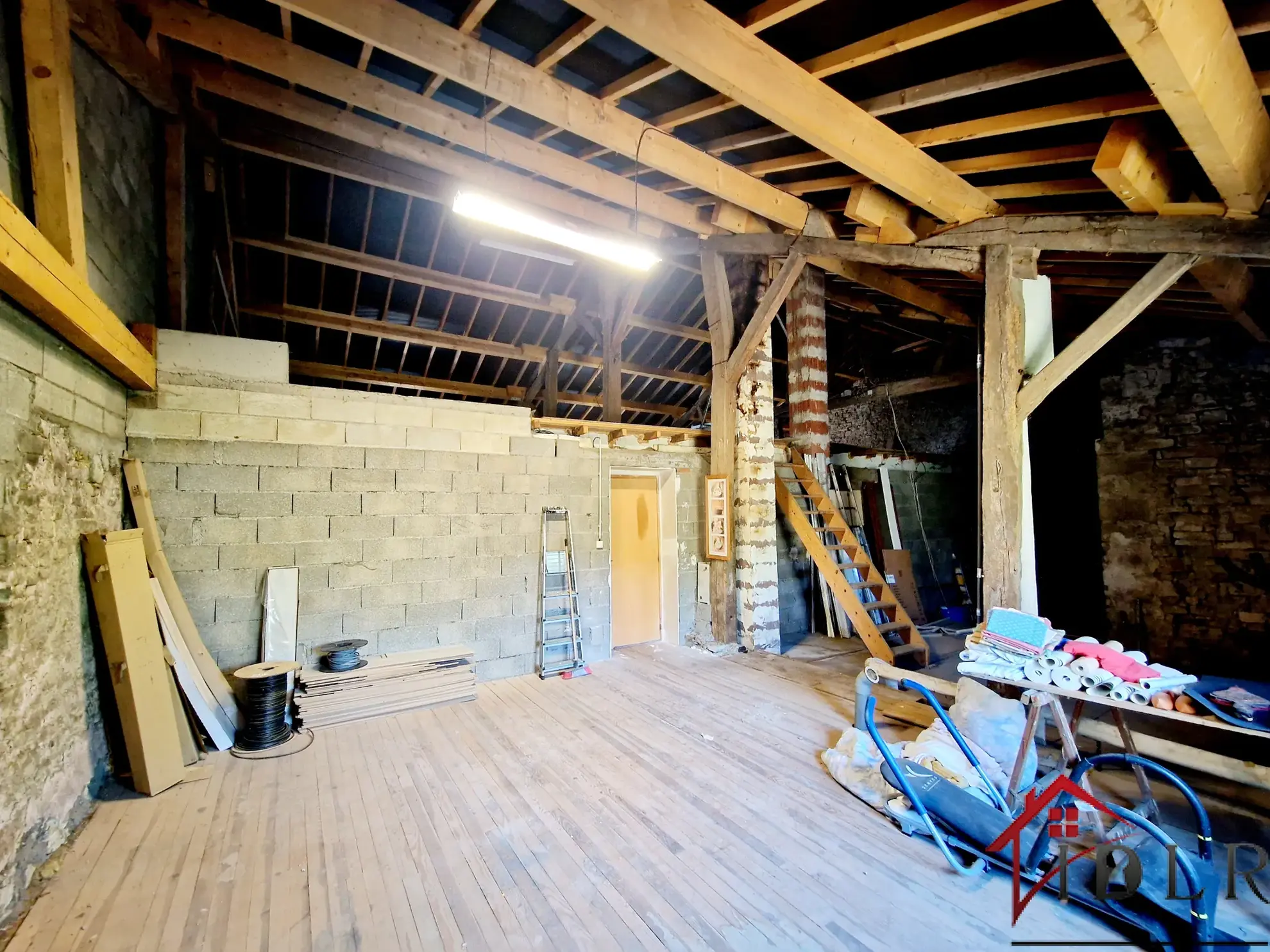 Maison spacieuse de 171 m² à Serqueux avec terrasse et garage 