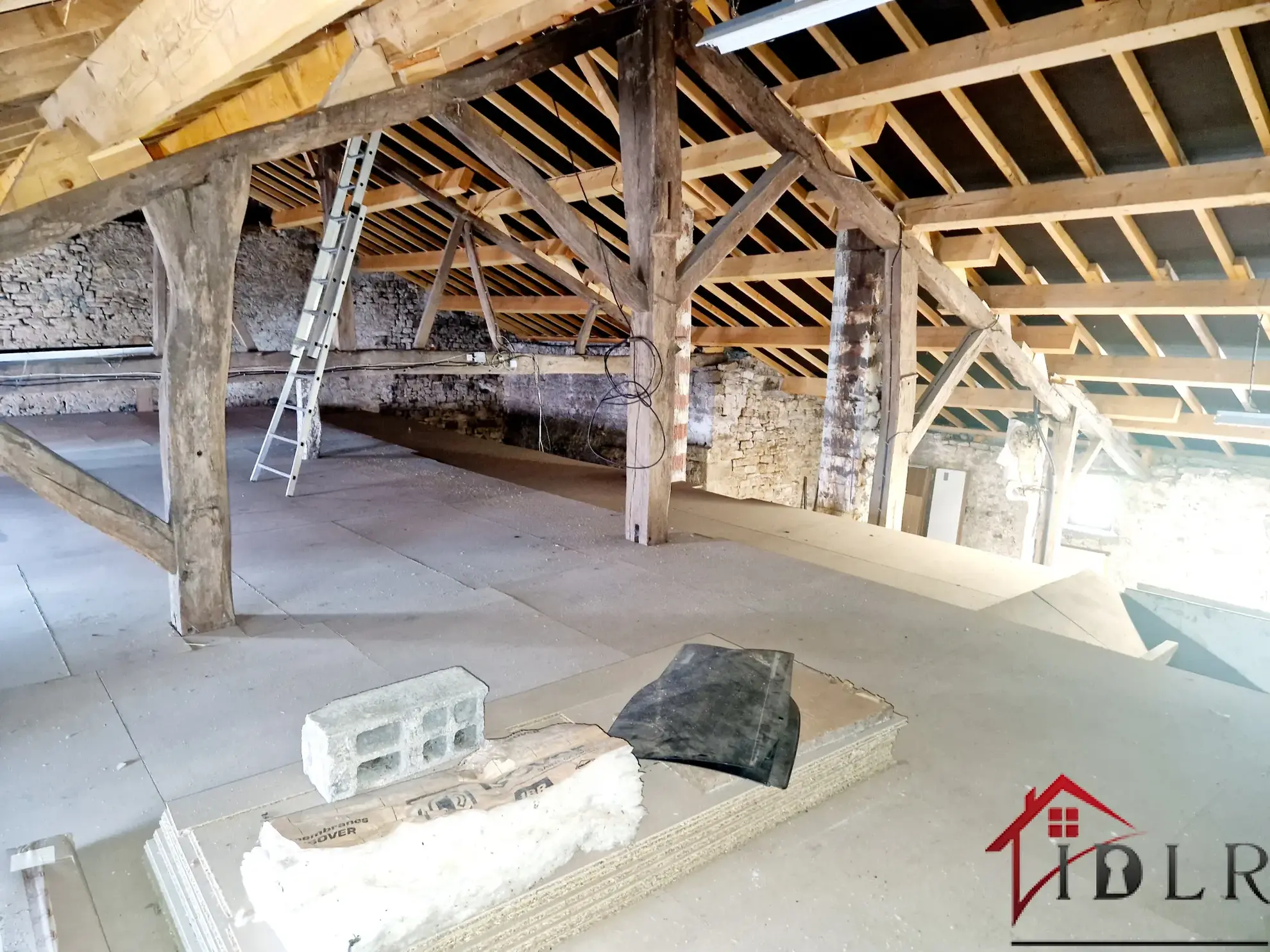 Maison spacieuse de 171 m² à Serqueux avec terrasse et garage 