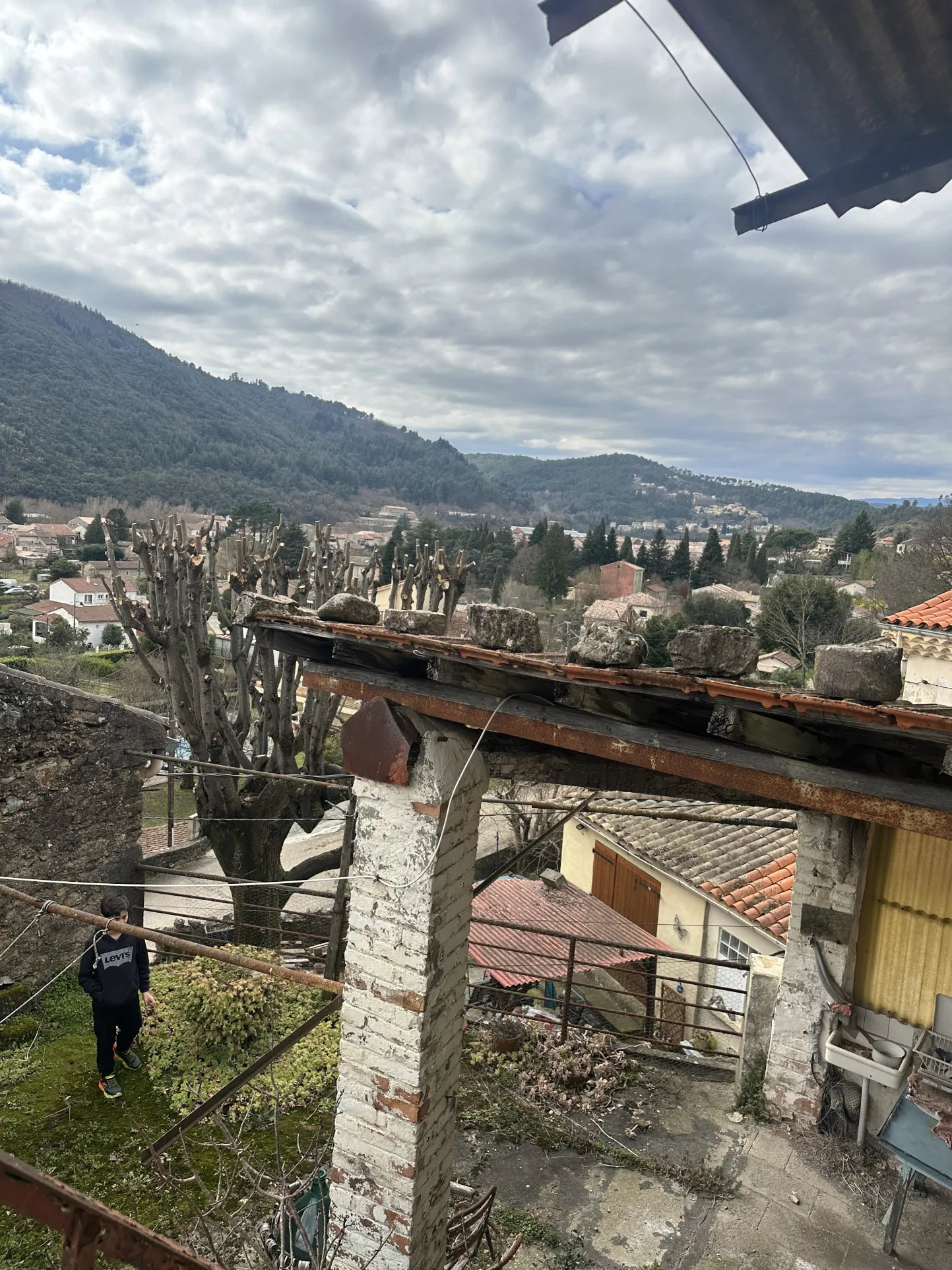 Maison de village à rénover à Bessèges avec terrain – Opportunité à saisir