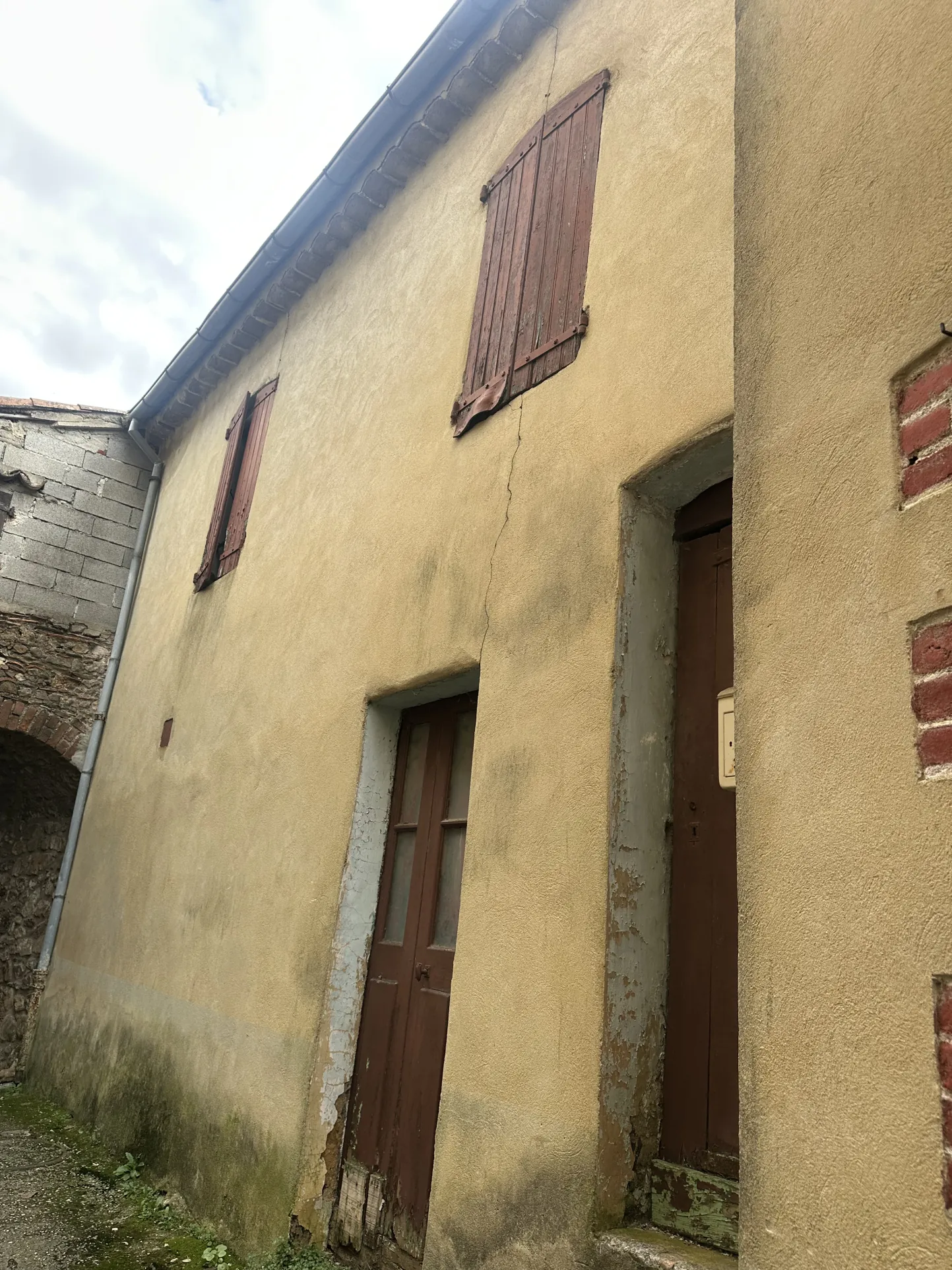 Maison de village à rénover à Bessèges avec terrain – Opportunité à saisir 
