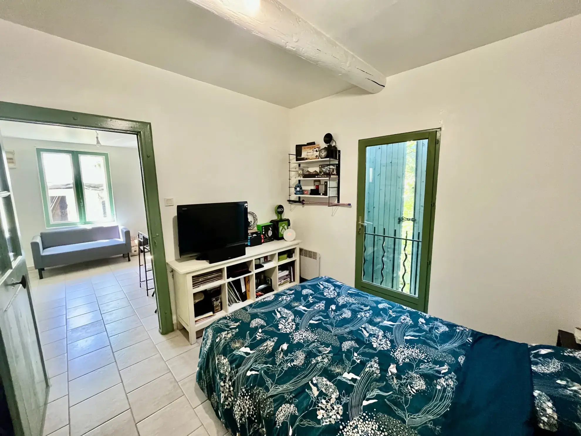 A vendre immeuble à Sommières avec 3 appartements et garage, bon état, potentiel locatif élevé 