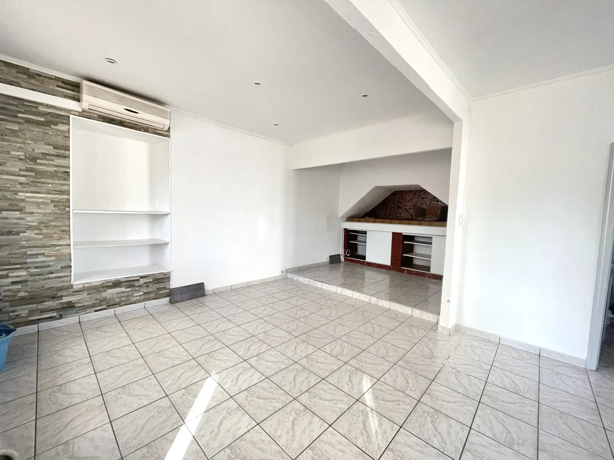 Maison 100 m² à Bessan avec jardin exposé sud et grand garage 