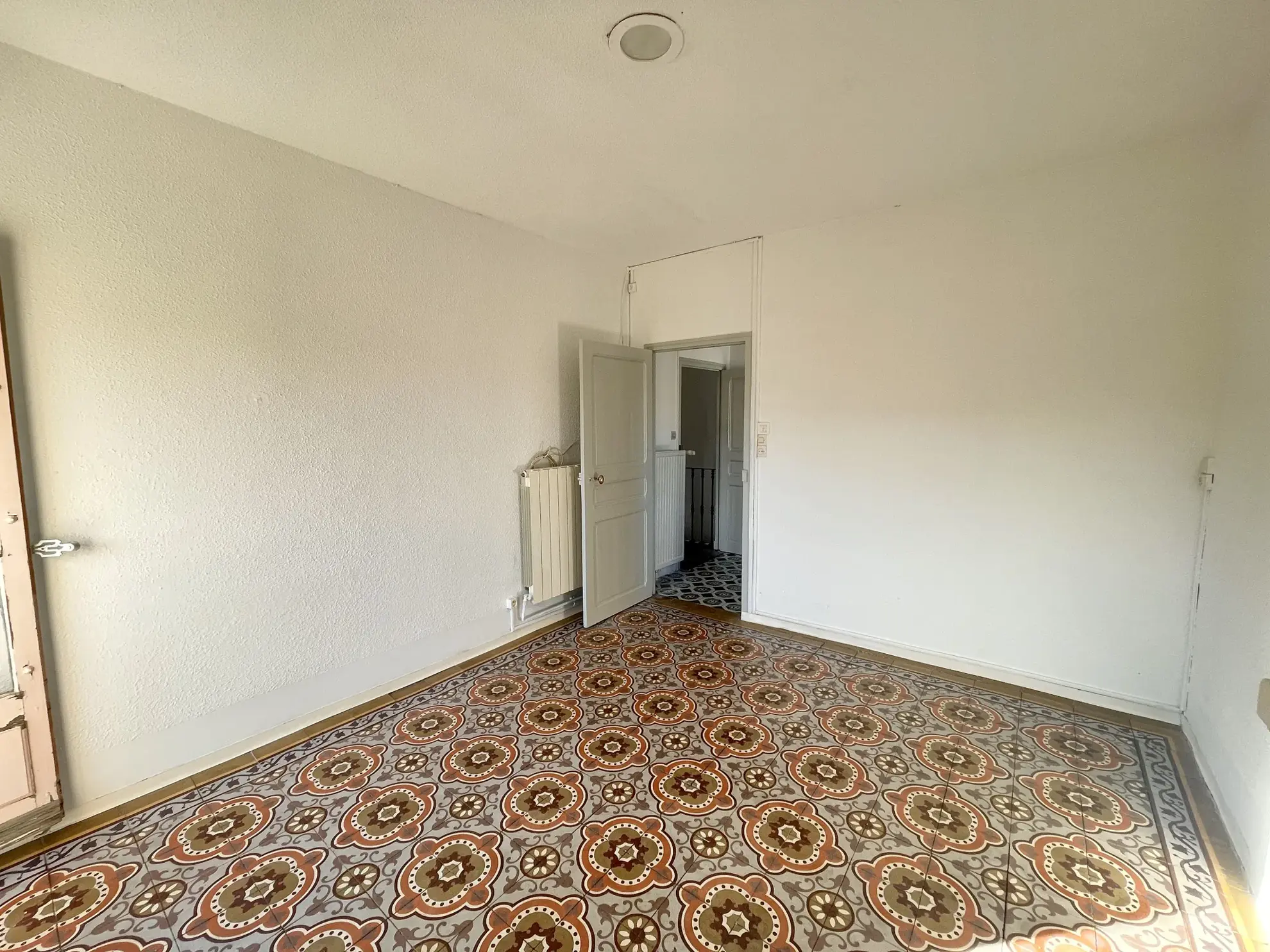 Maison 100 m² à Bessan avec jardin exposé sud et grand garage 