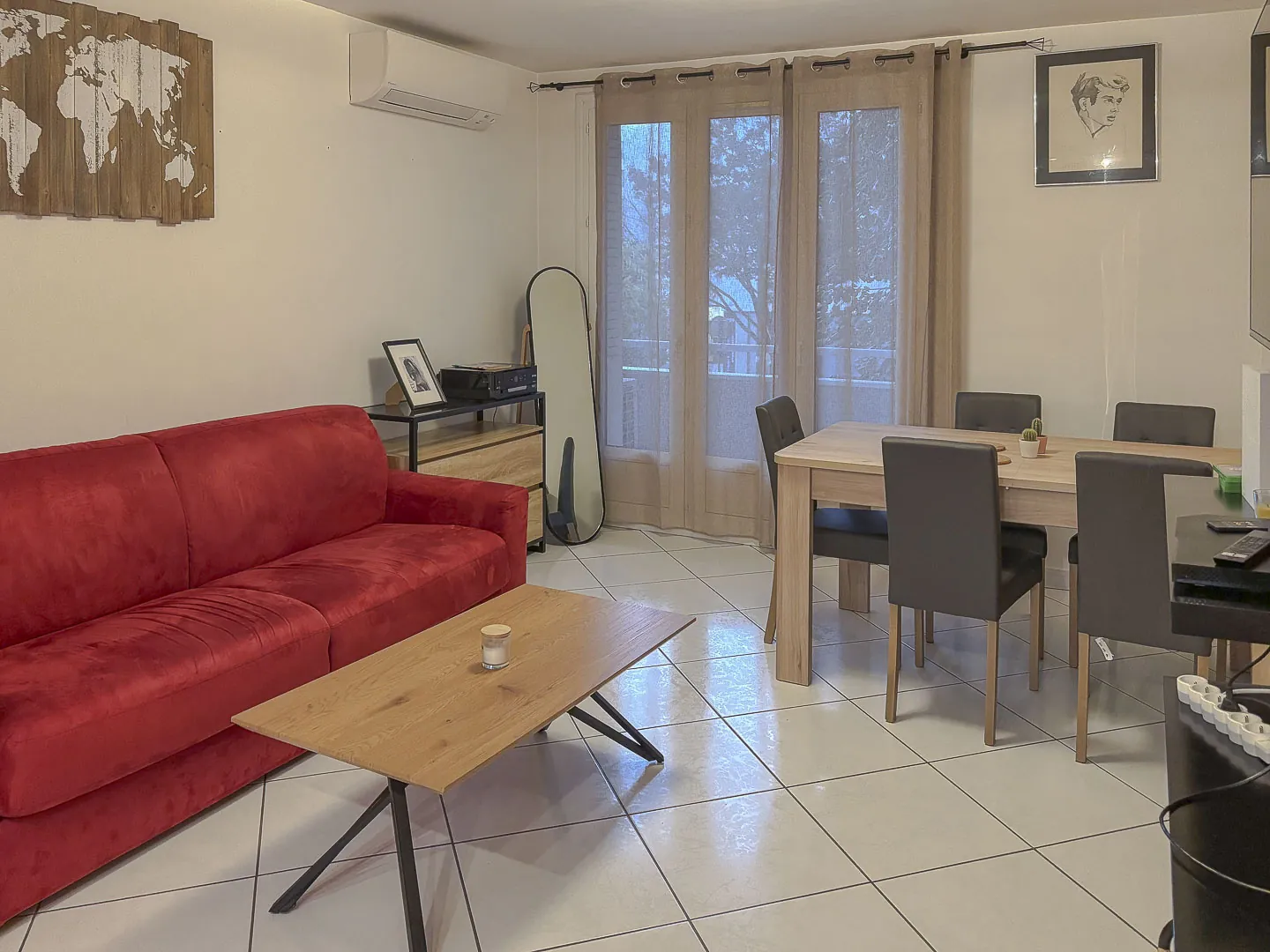 Appartement T3 lumineux à Villeurbanne avec balcon, cave et parking 